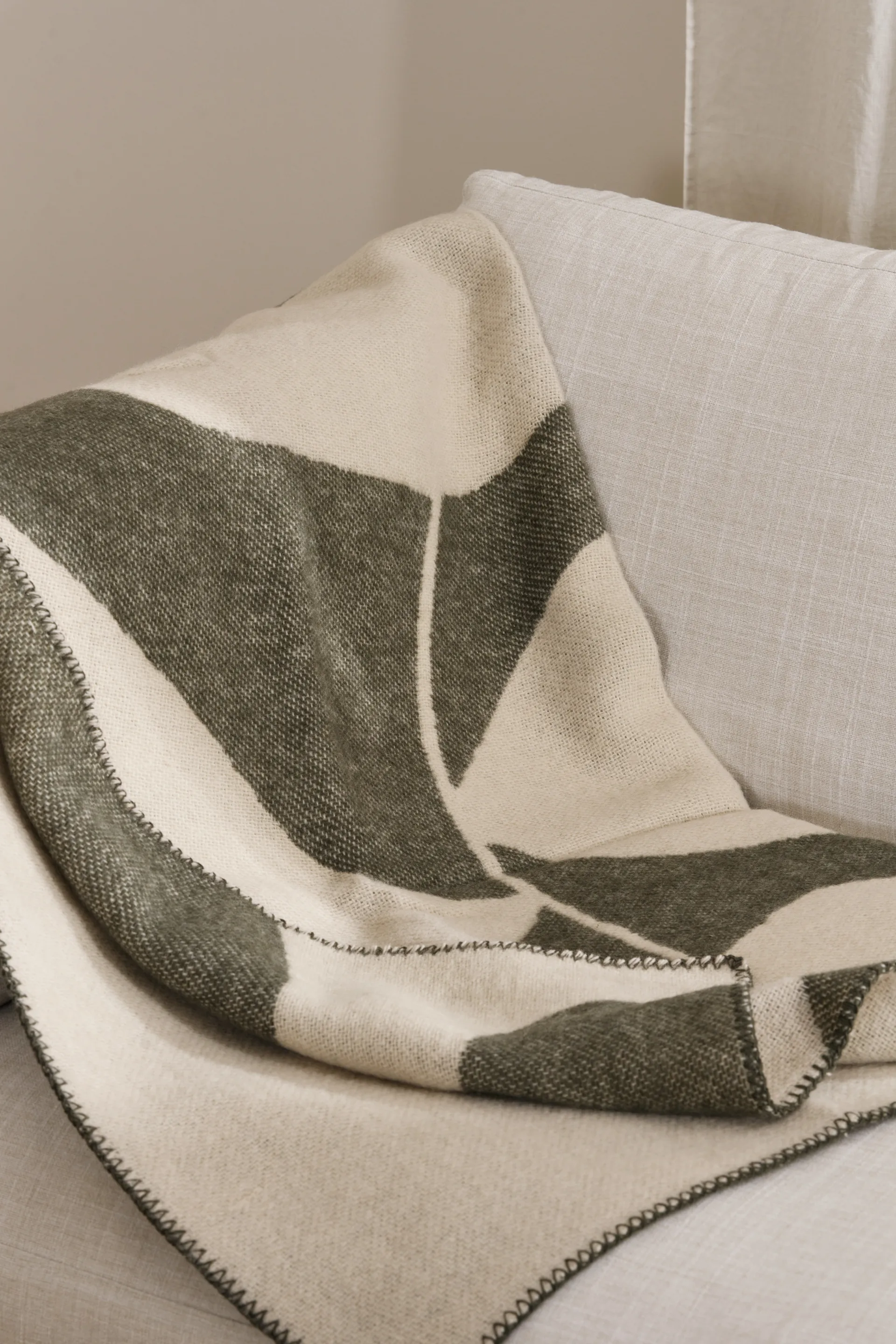 Leaf Wolldecke 130x180 cm, Khaki grün Scandi Living