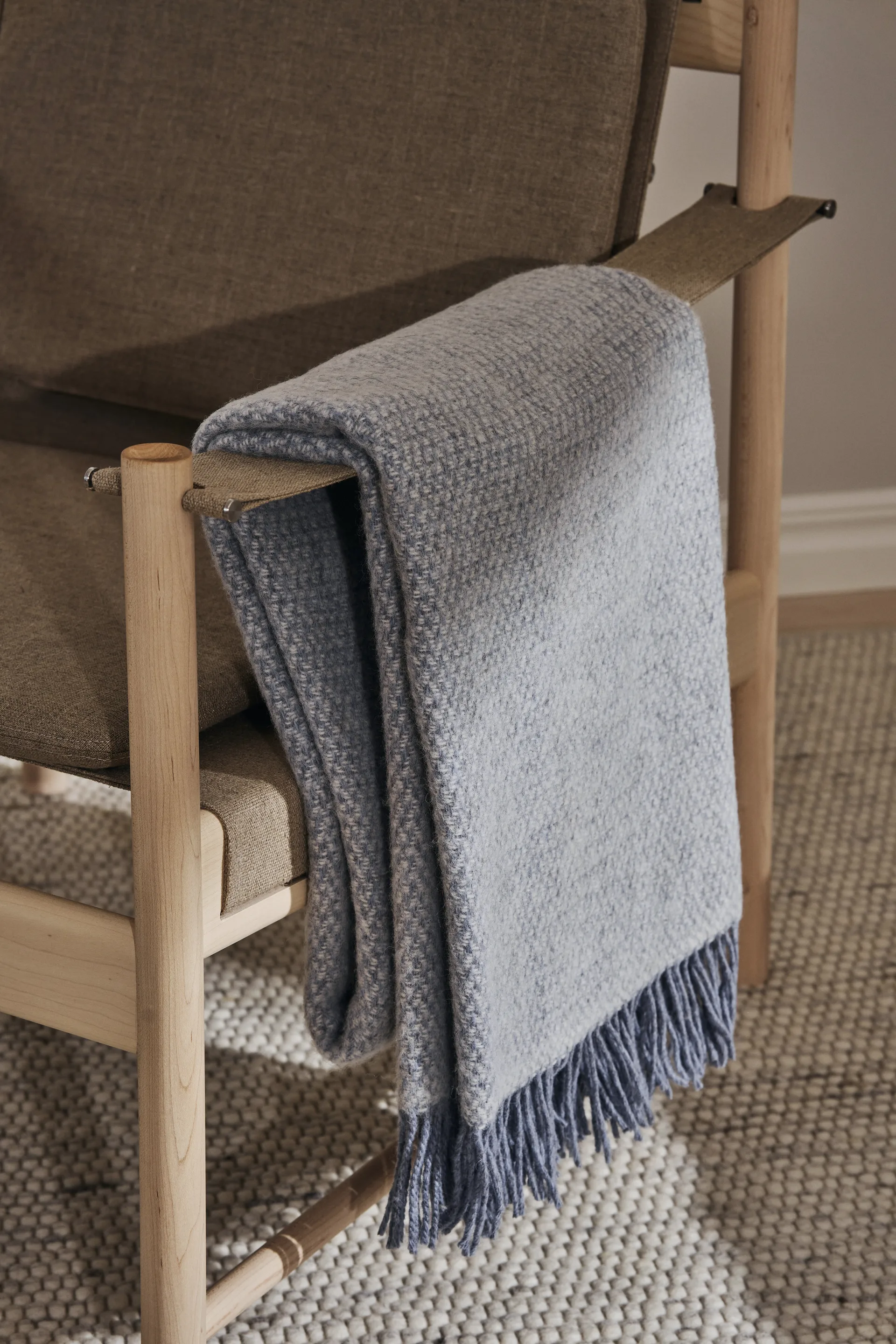 Sandstone Wolldecke 130 x 180cm, Taubenblau Melange Scandi Living