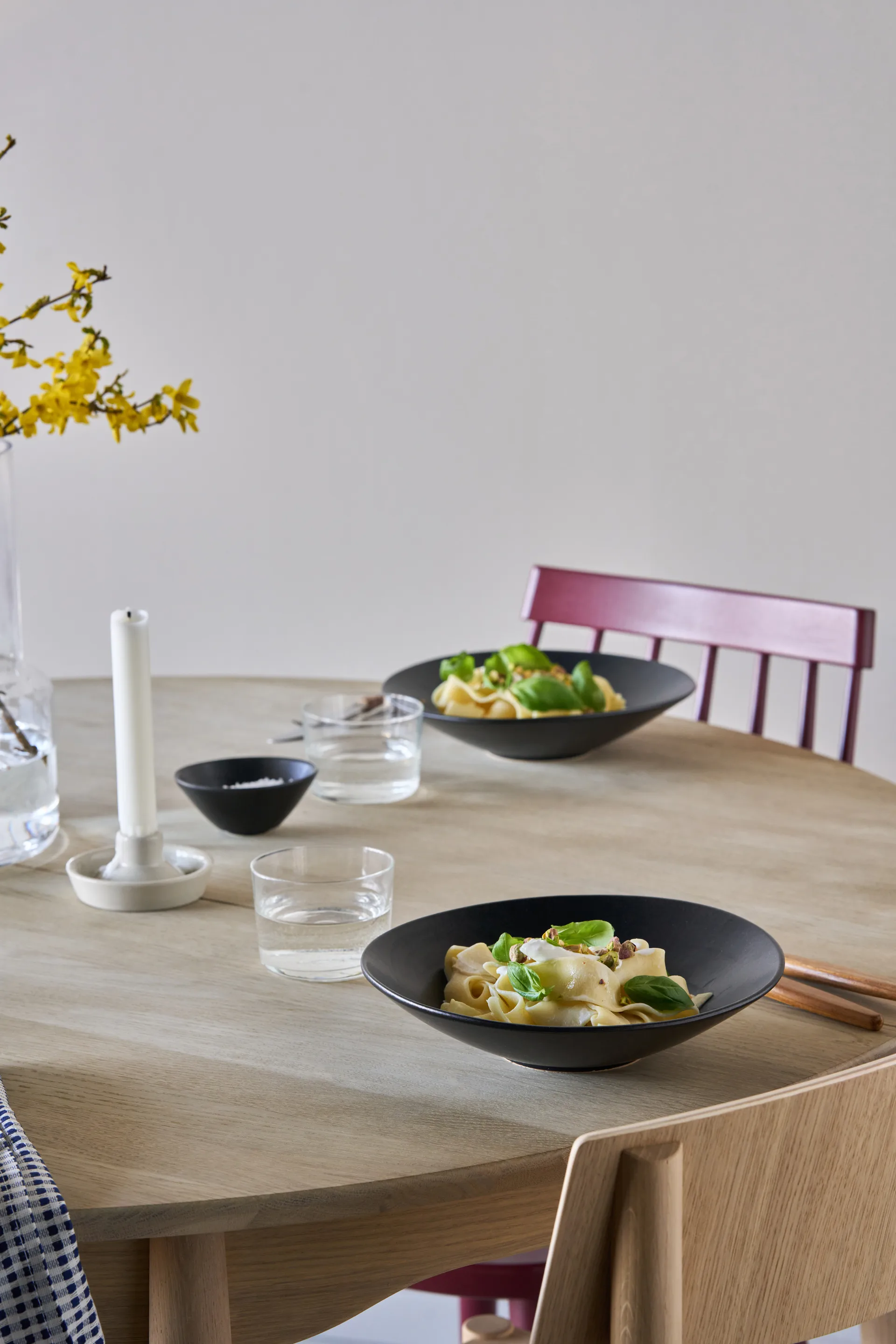 Terra Pastateller, Schwarz Steinzeug, Ø22,5 cm Scandi Living