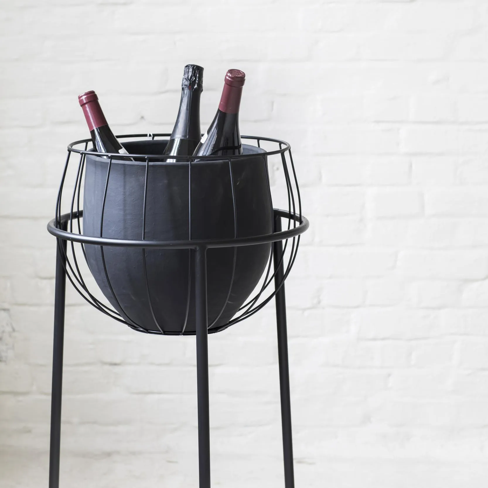 Serax Blumentopf mit Ständer, Black Serax