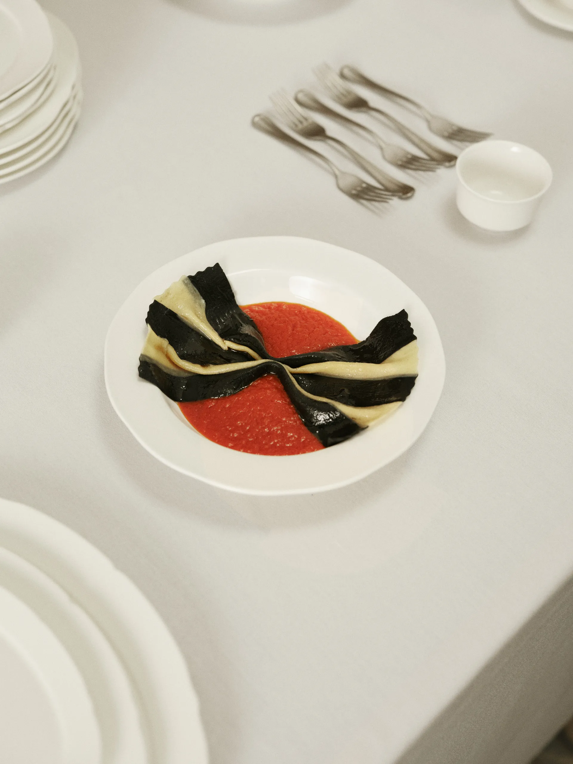 Silhouette tiefer Teller M Ø23,7 cm 4er pack, White Serax