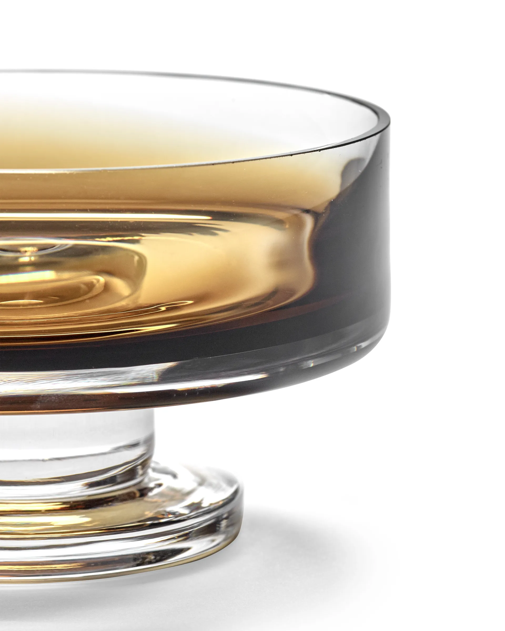 Zuma niedrige Schale auf Fuß M Ø13,6 cm, Amber Serax