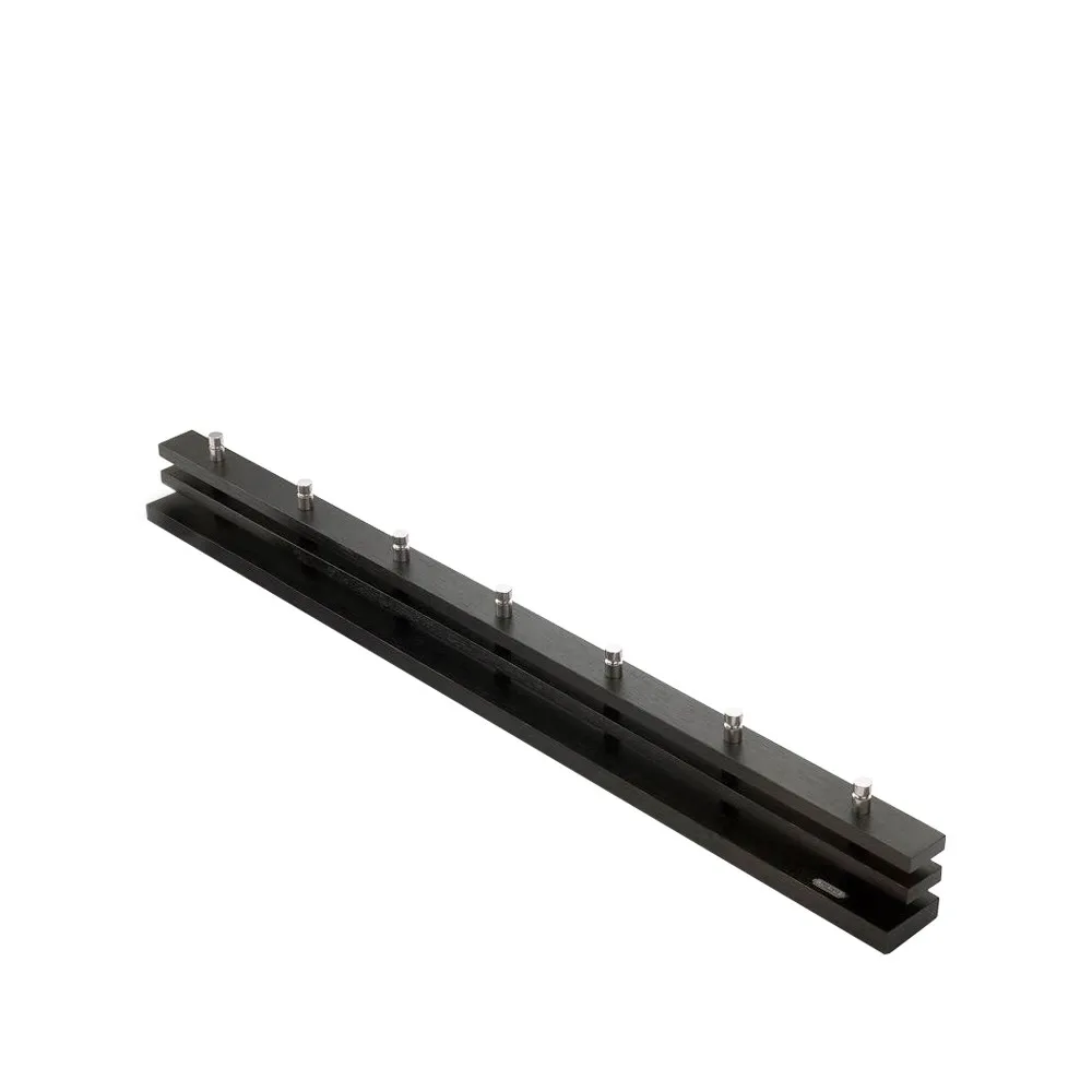 Cutter Kleiderhaken, Eiche, schwarz gebeizt, 7‑teilig Knöpfe Skagerak