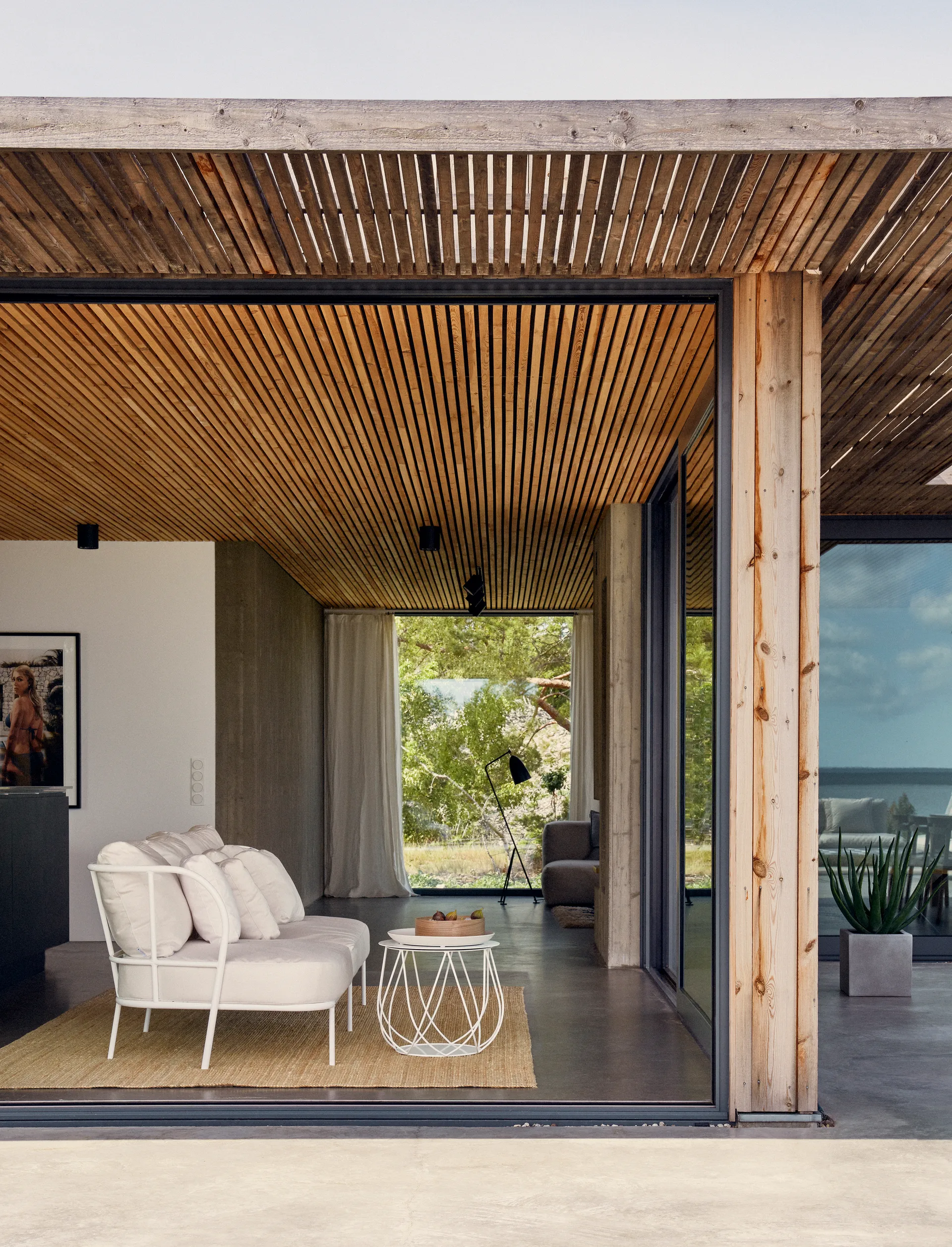 Saltö Sofa, Sunbrella silver grey, charcoal grey Aluminiumrahmen Skargaarden