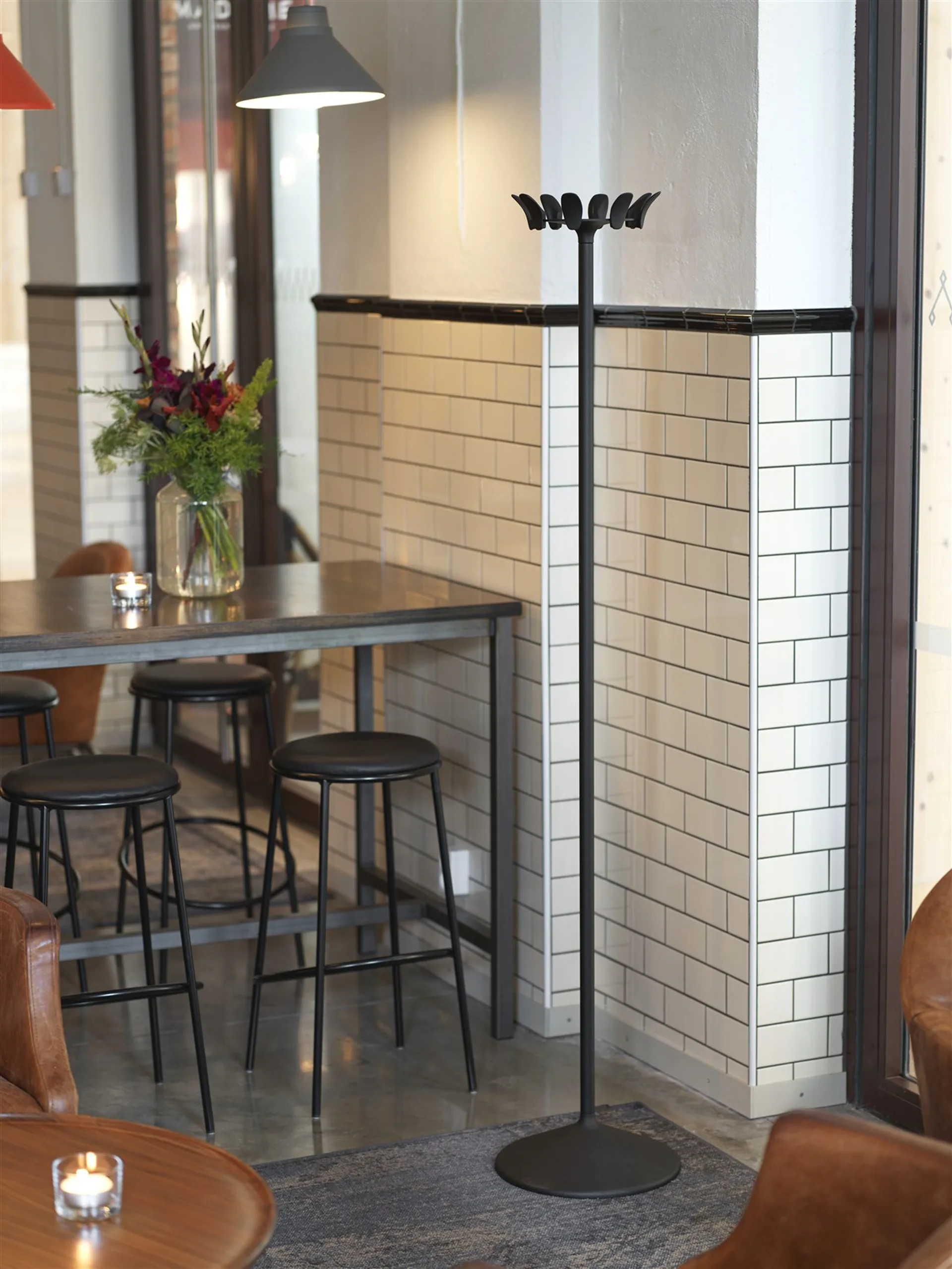 Crown Tambourmajor 168 cm, Schwarz SMD Design