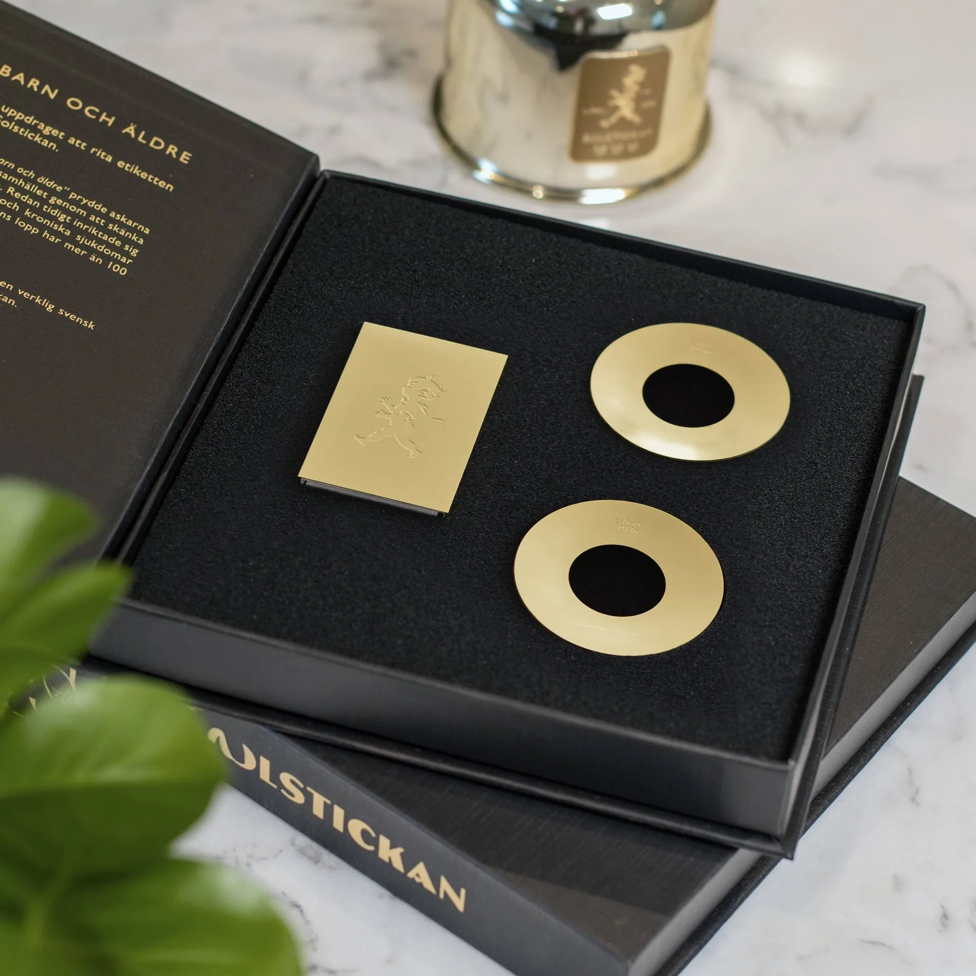 Solstickan Jubiläumsbox, 1 Streichholzschachtel, 2 Kerzenmanschetten, Messing Solstickan Design
