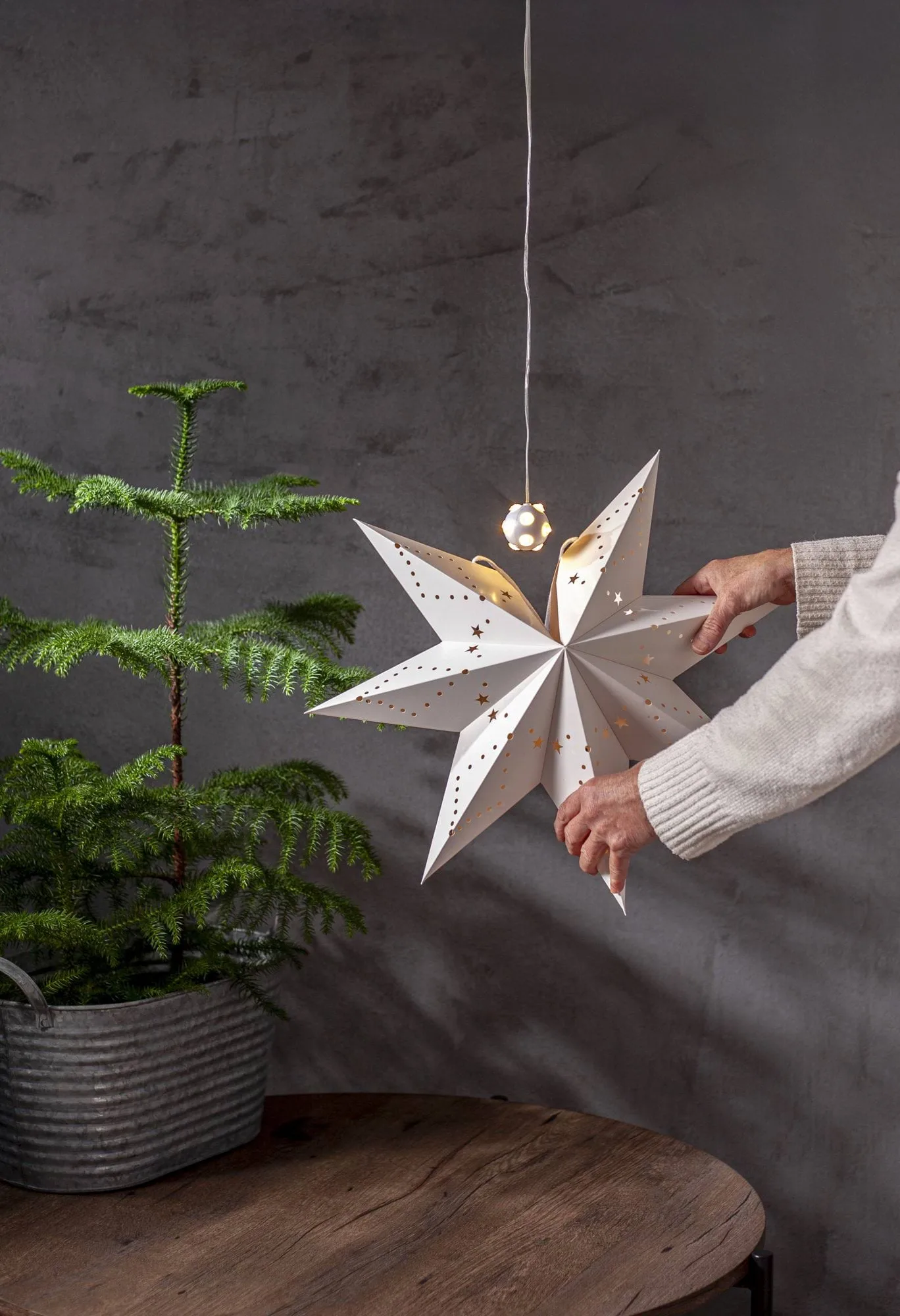 Lighty Lichterkette, Lichtquelle für Adventsstern, Weiße Kugel Star Trading