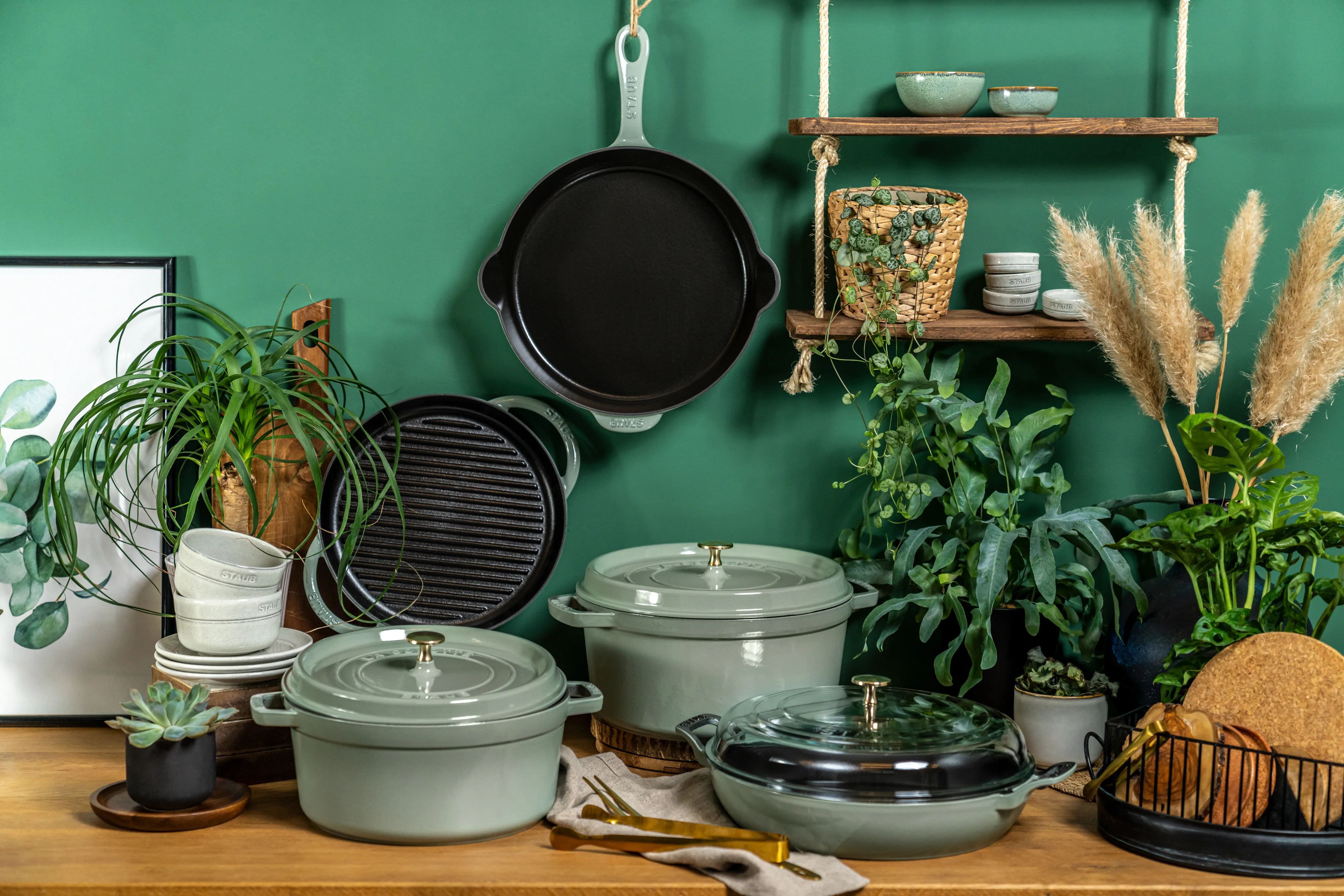 Staub Bratpfanne Gusseisen mit Ausgießer Ø28 cm