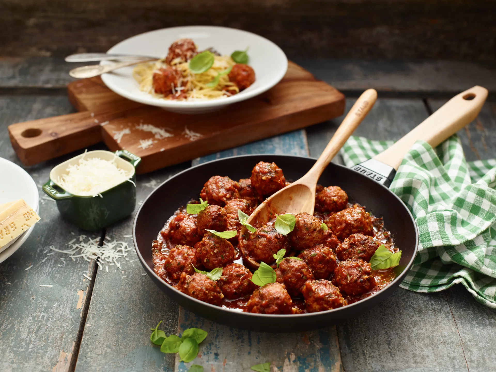 Staub Bratpfanne Gusseisen schwarz heller Holzgriff, Ø26 cm STAUB