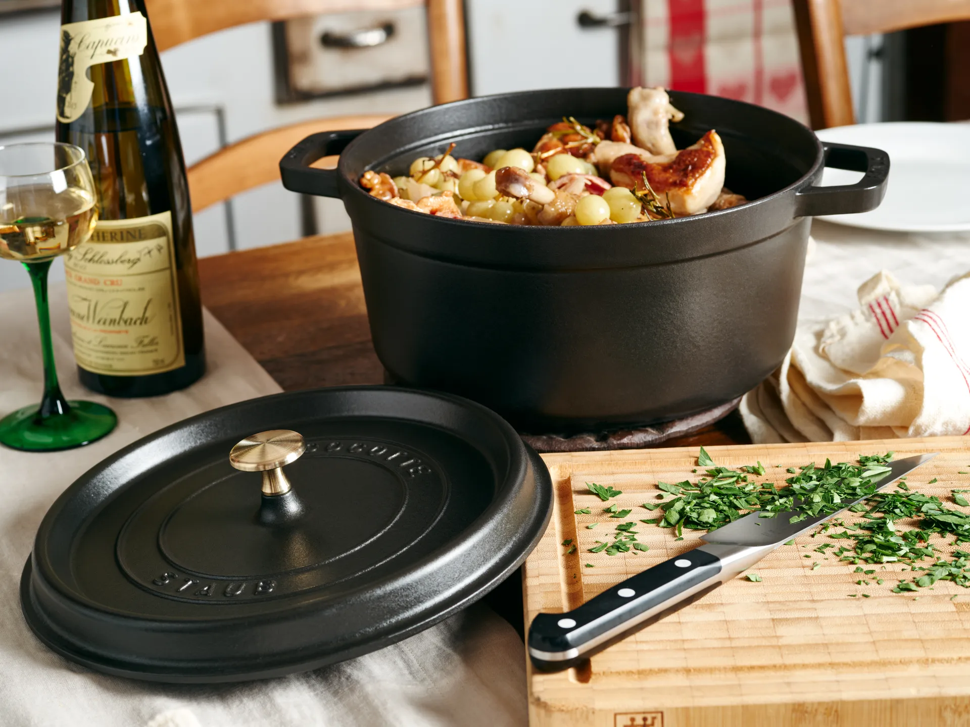 Staub La Cocotte runder Topf Gusseisen 12,6 L, Schwarz STAUB