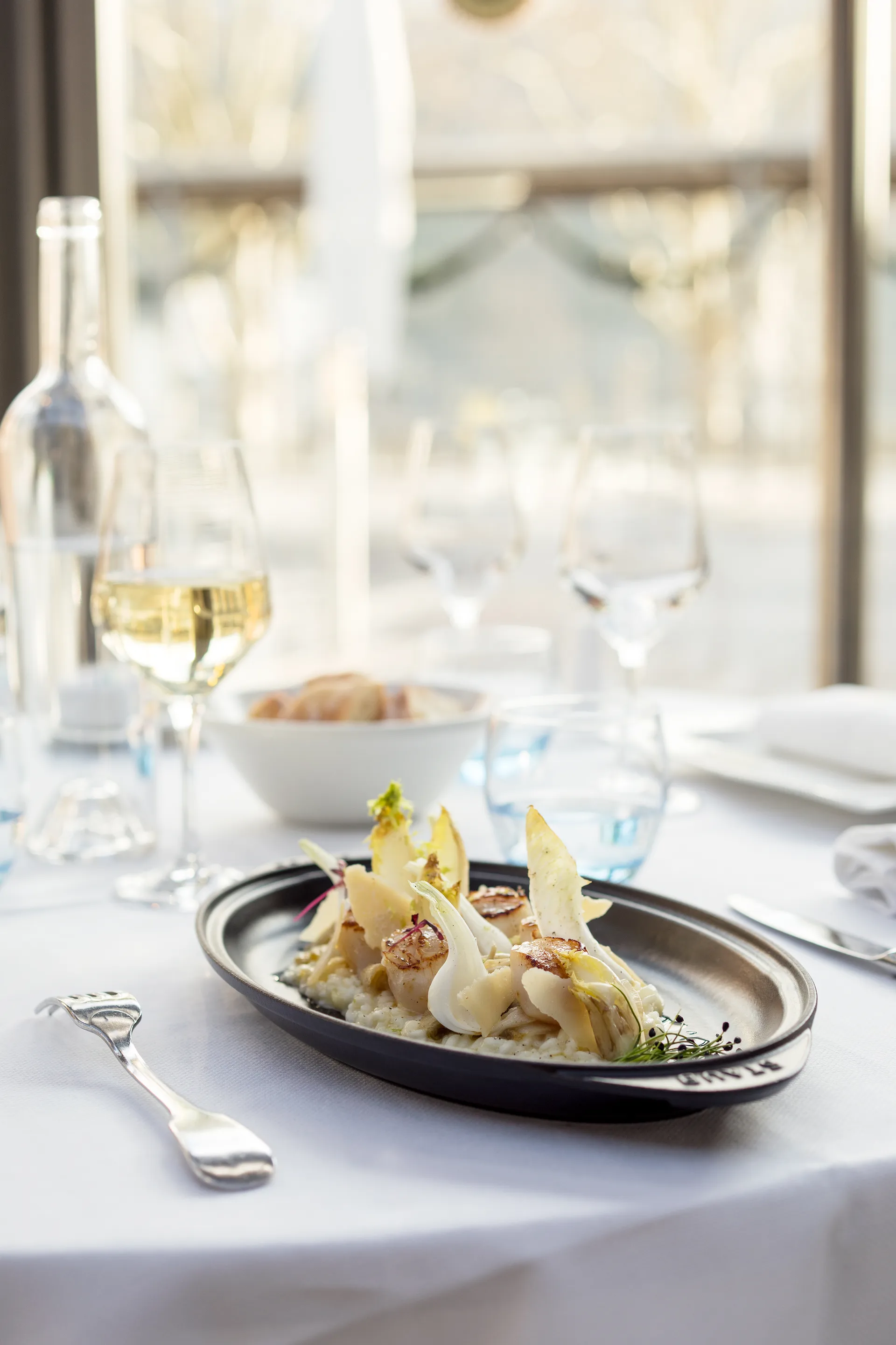 Staub ovale Fischform aus Gusseisen, Schwarz STAUB