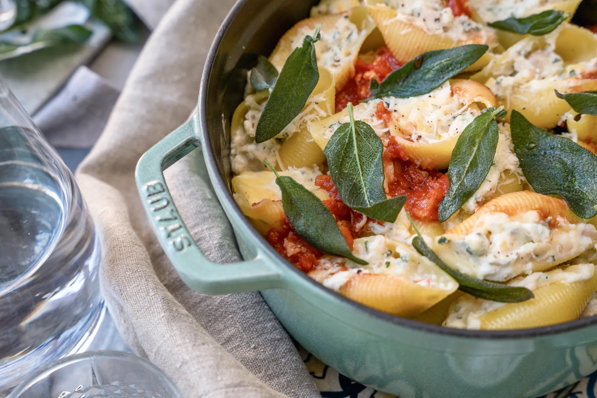 Staub runder Topf aus Gusseisen 5,2 l, Salvia STAUB