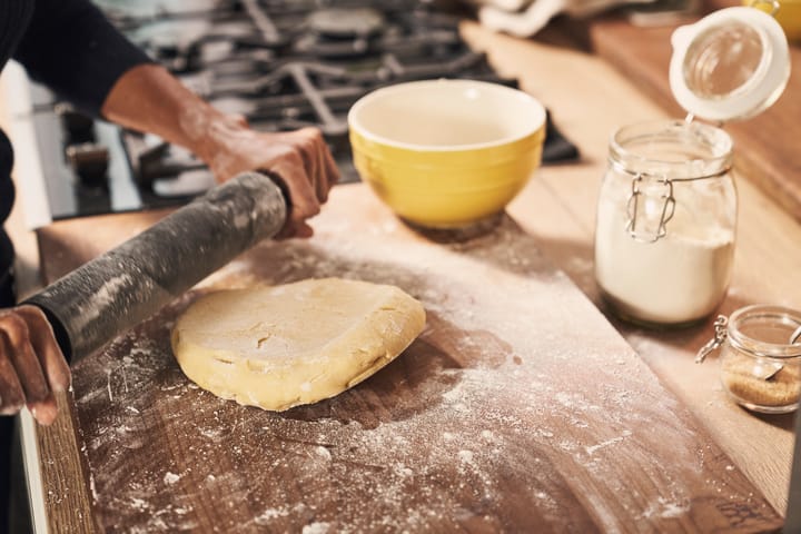 Staub Teigroller Silikon L, Schwarz-Akazienholz STAUB