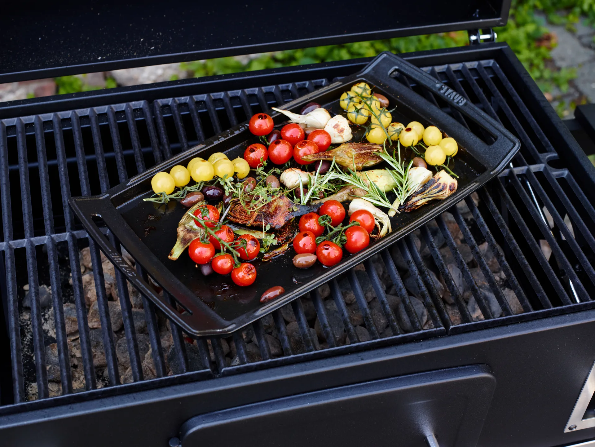 Staub Teppanyaki Bratplatte mit Griffen 38x25 cm, Schwarz STAUB