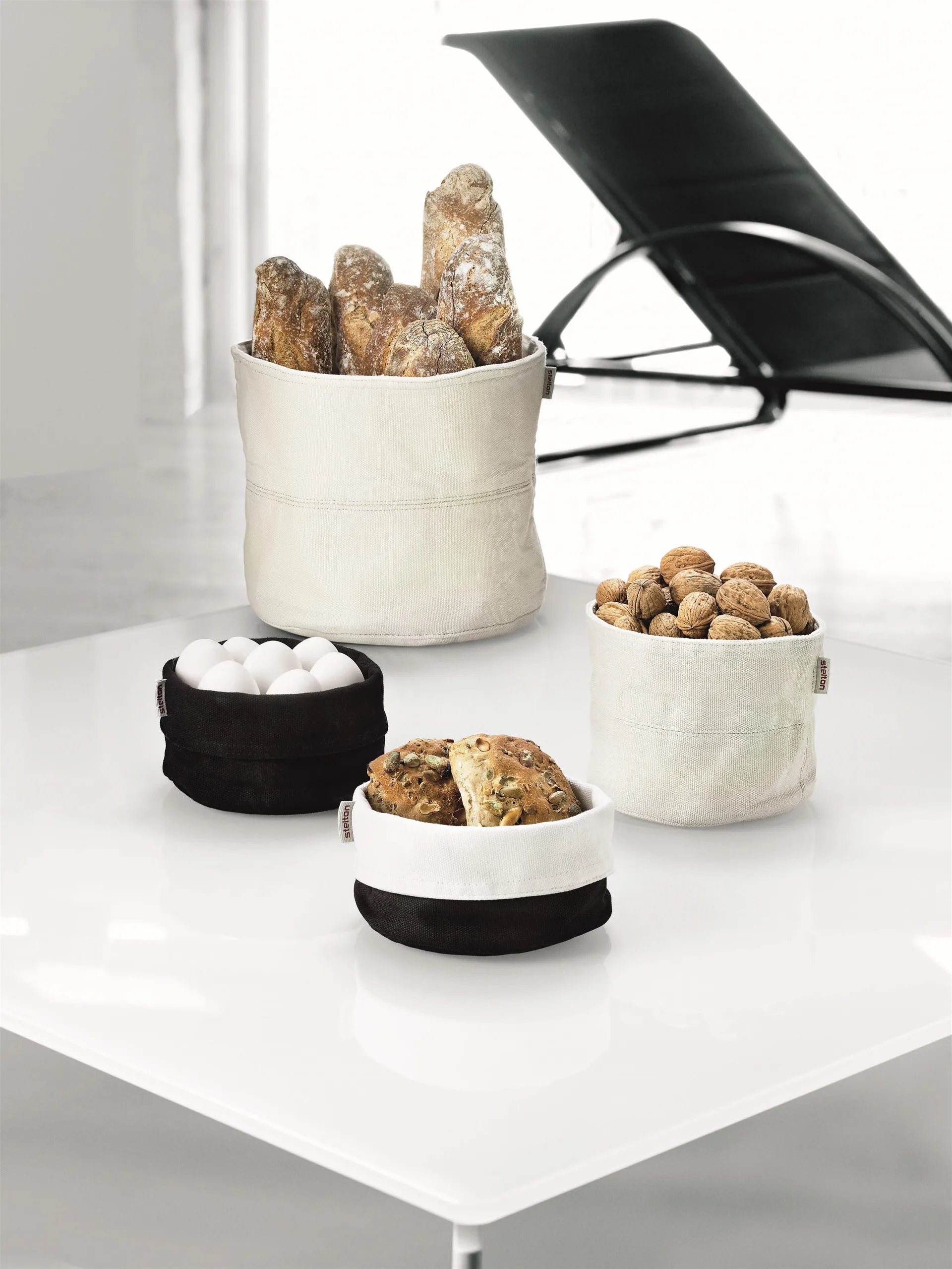 Stelton Brottasche, Sand-schwarz Stelton