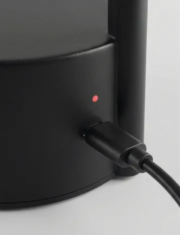 Vinkel LED Tischleuchte tragbar - Black - Stelton