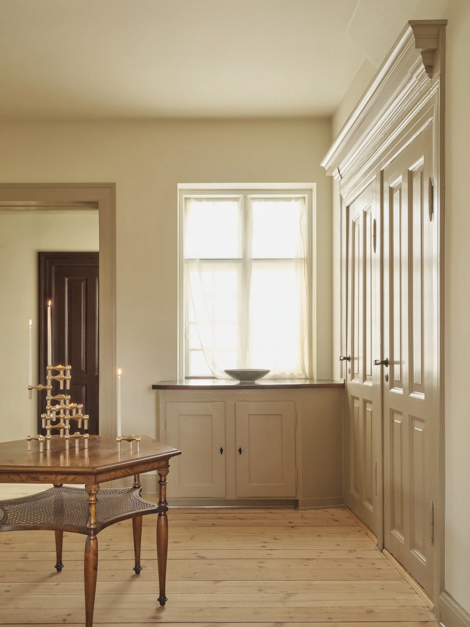 Nagel Kerzenhalter, Gebürsteter Messing STOFF