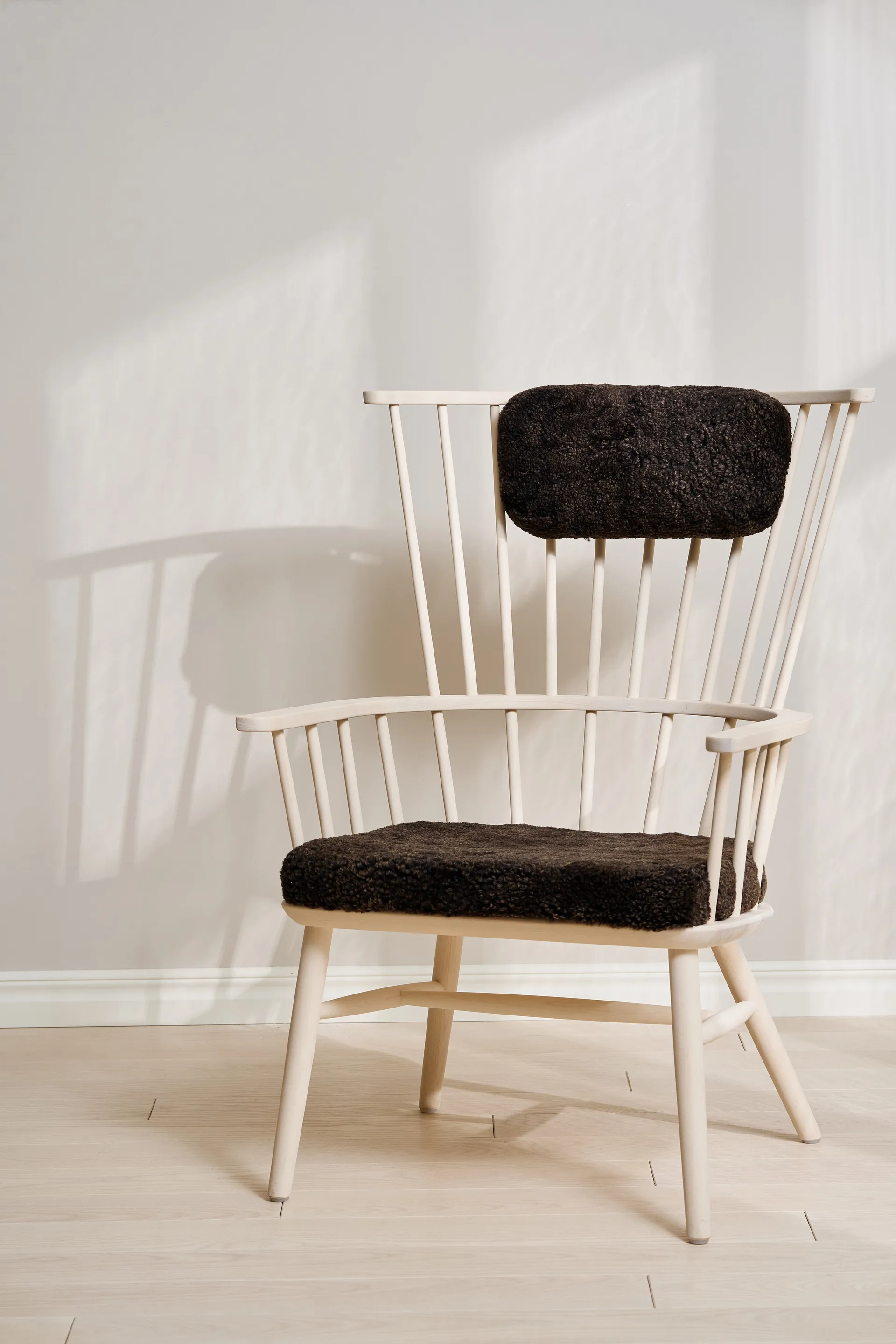 Henriette Sessel mit Sesselkissen & Nackenkissen White oiled-Espresso Stolab