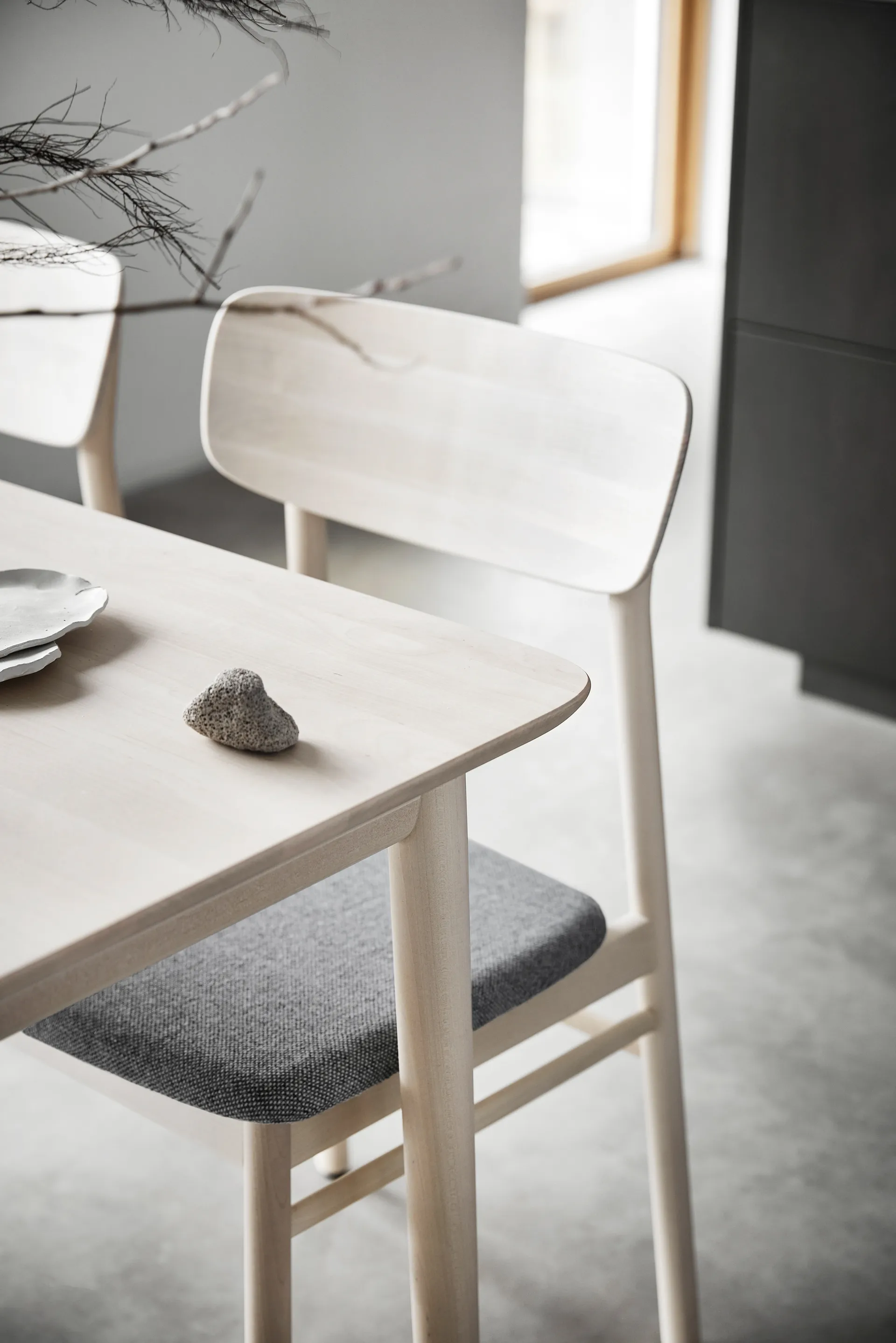 Prima Vista Stuhl Birke Kerze matt lackiert, Stoff hallingdaldal 65-130 grau Stolab