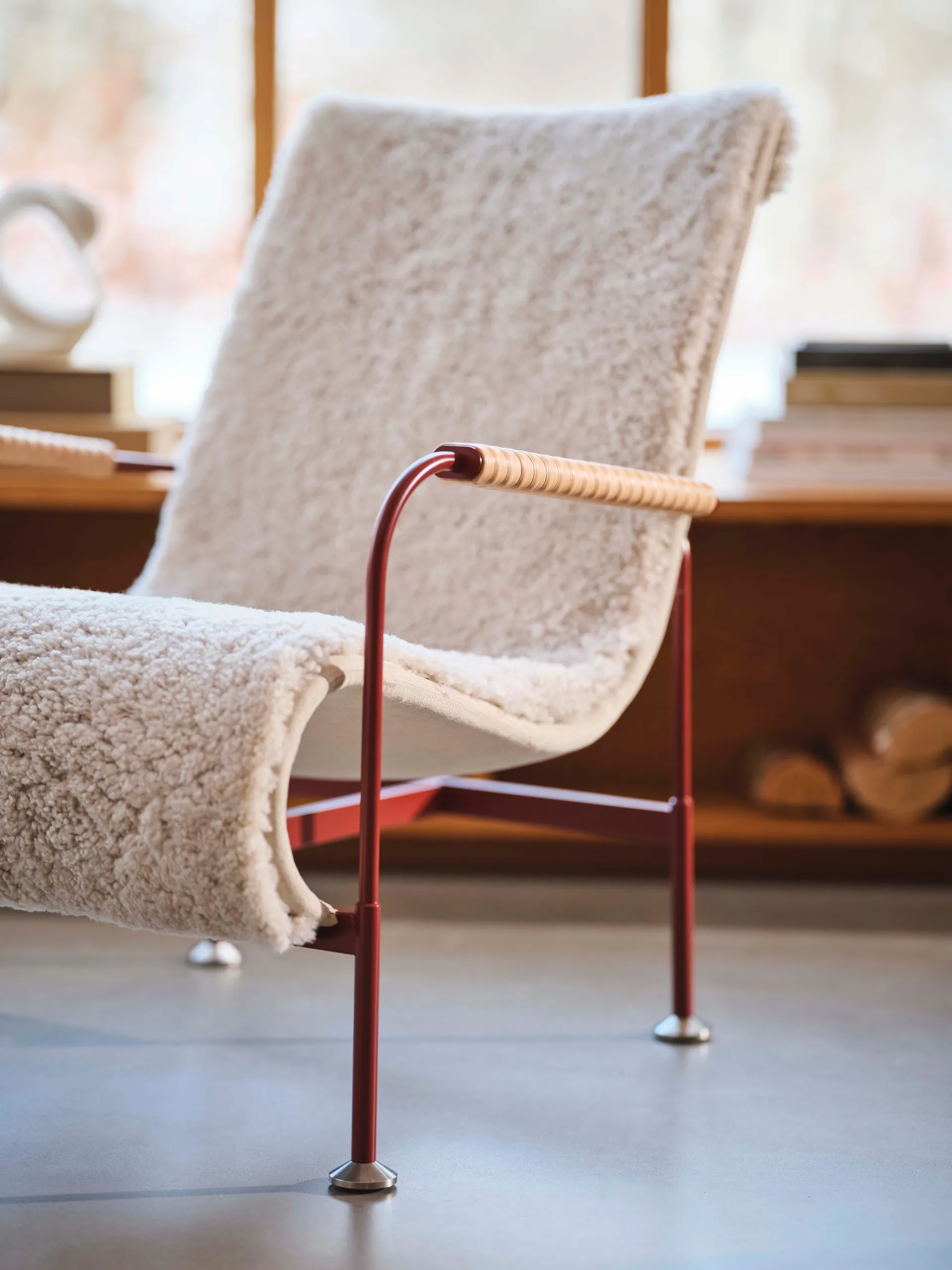 Serpentine Sessel, Stoff Romo Linara Rye-Chrom-Tärnsjö Cognac Swedese