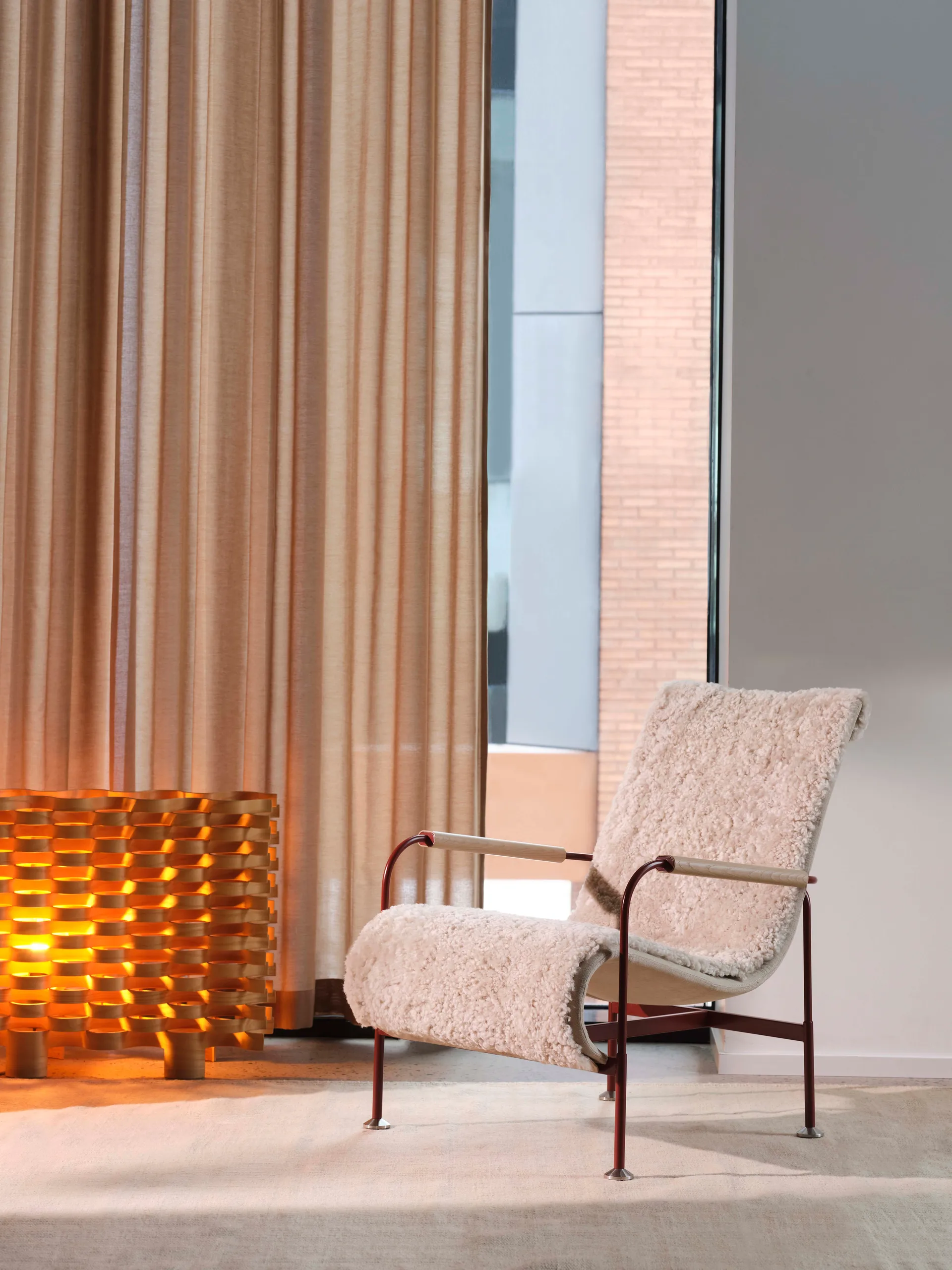 Serpentine Sessel, Stoff Romo Linara Rye-rot Swedese