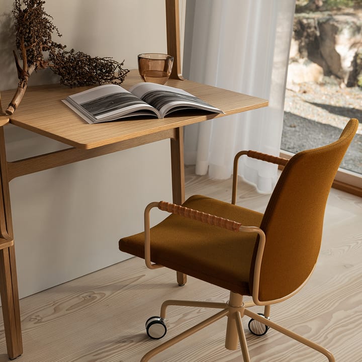 Stella Bürostuhl, höhenverstellbar mit Kippfunktion, Leder elmosoft 33004 Braun, Chrom Swedese