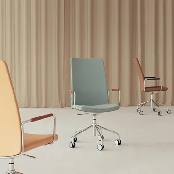 Stella hoher Bürostuhl, höhenverstellbar ohne Kippfunktion - Leder elmosoft 33001 Braun, Chrom, verstellbare Sitzhöhe - Swedese