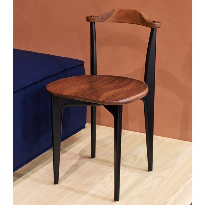 Thema Stuhl - Eiche, Gestell Birke schwarz lackiert - Swedese