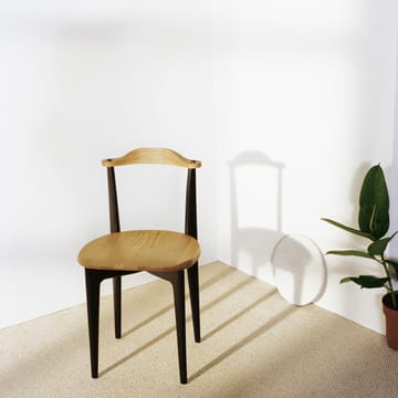 Thema Stuhl - Eiche, Gestell Birke schwarz lackiert - Swedese