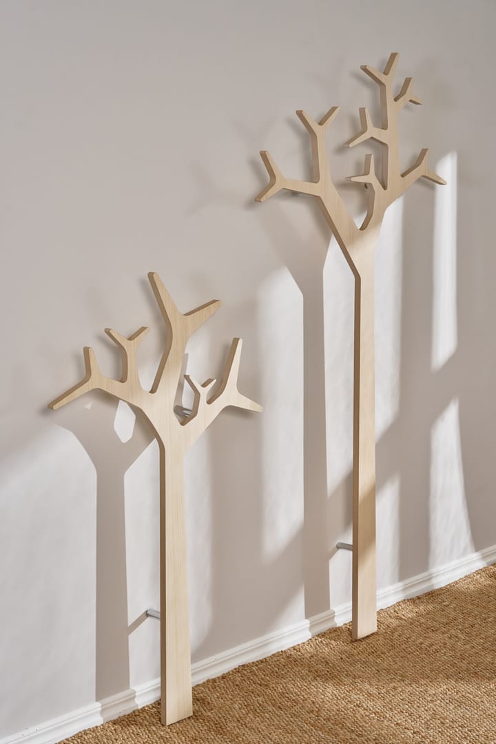 Tree Wandmontierter Garedrobenaufhängung Special Edition 134 cm, Weiß pigmentierte Kiefer Swedese