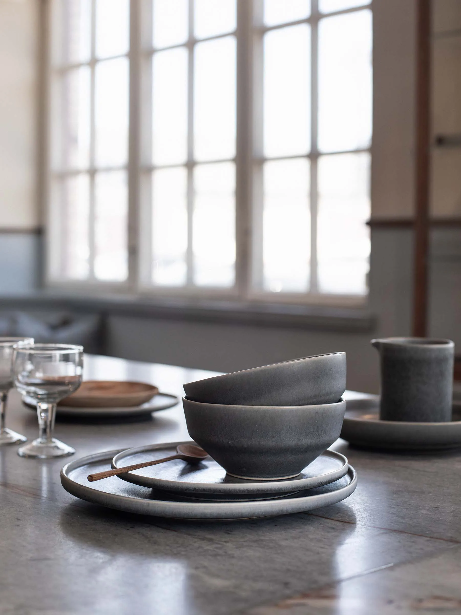 Centro Teller Ø22,5 cm, Soft grey Tell Me More