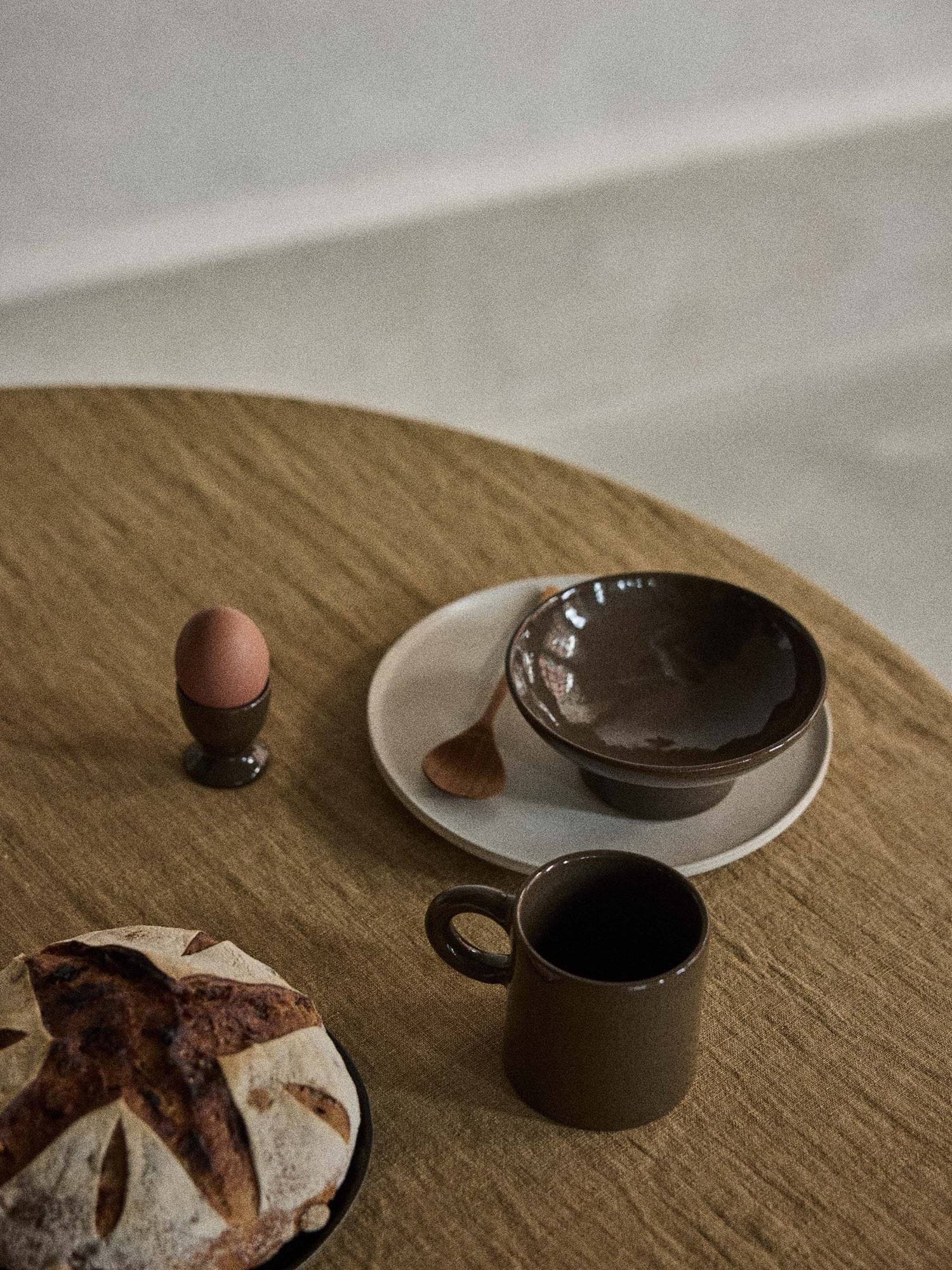 Elio Eierbecher, Dark brown Tell Me More