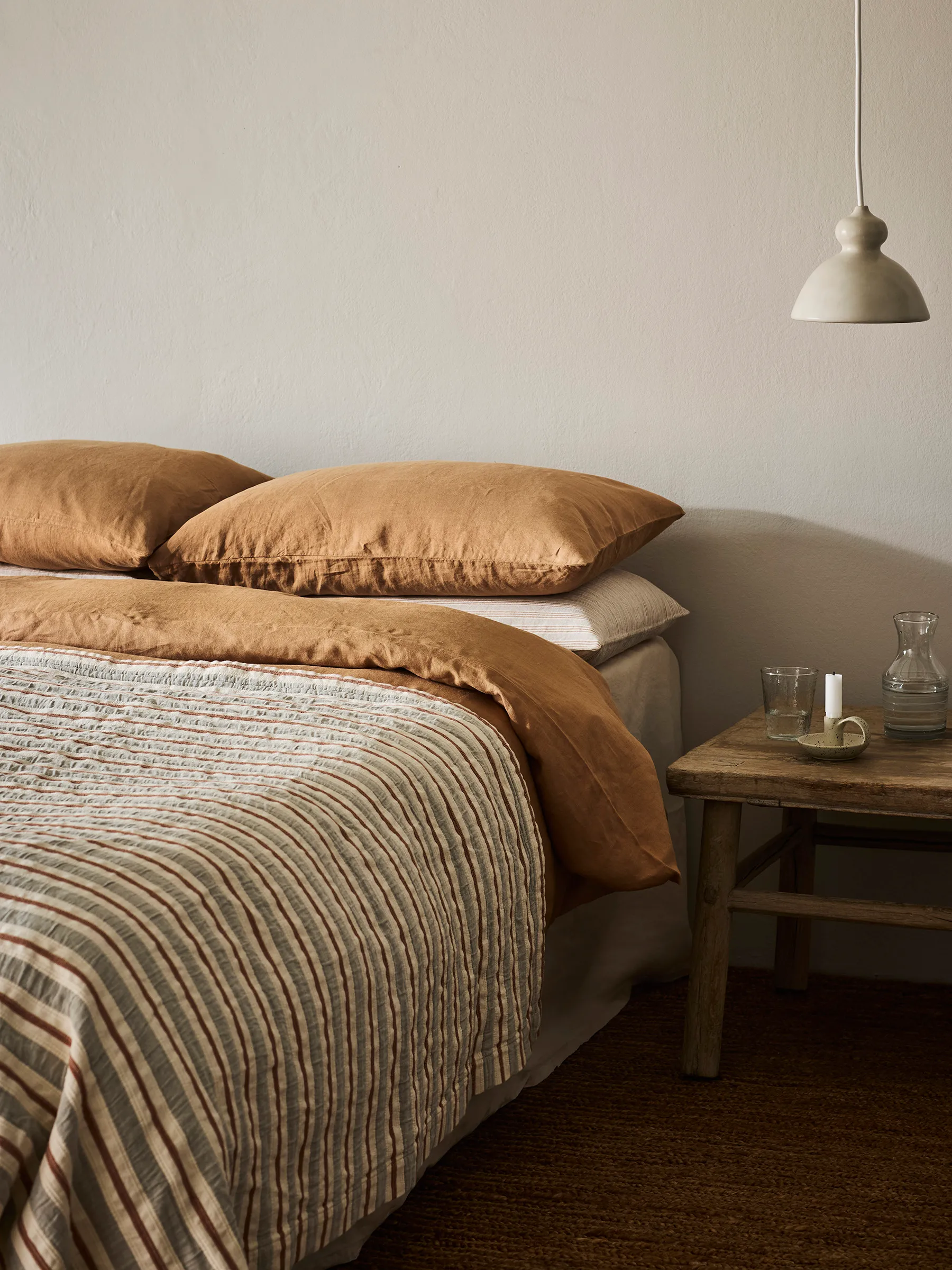 Malva Tagesdecke 180x260 cm, Grau-rostrot Tell Me More