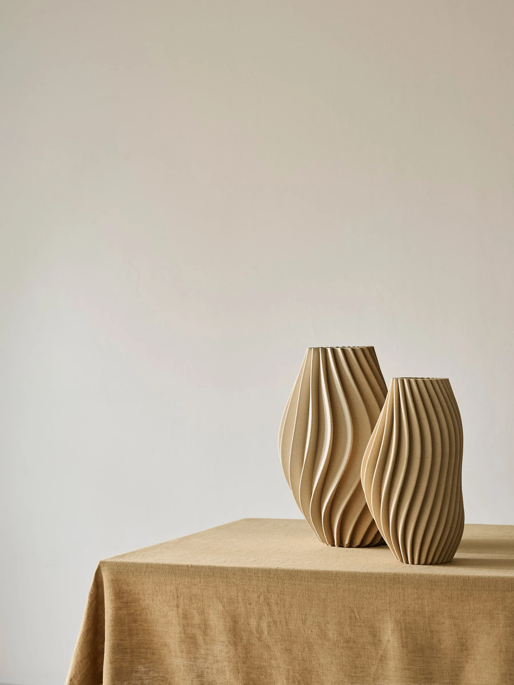 Vento Vase, Sand, large 41 cm Tell Me More