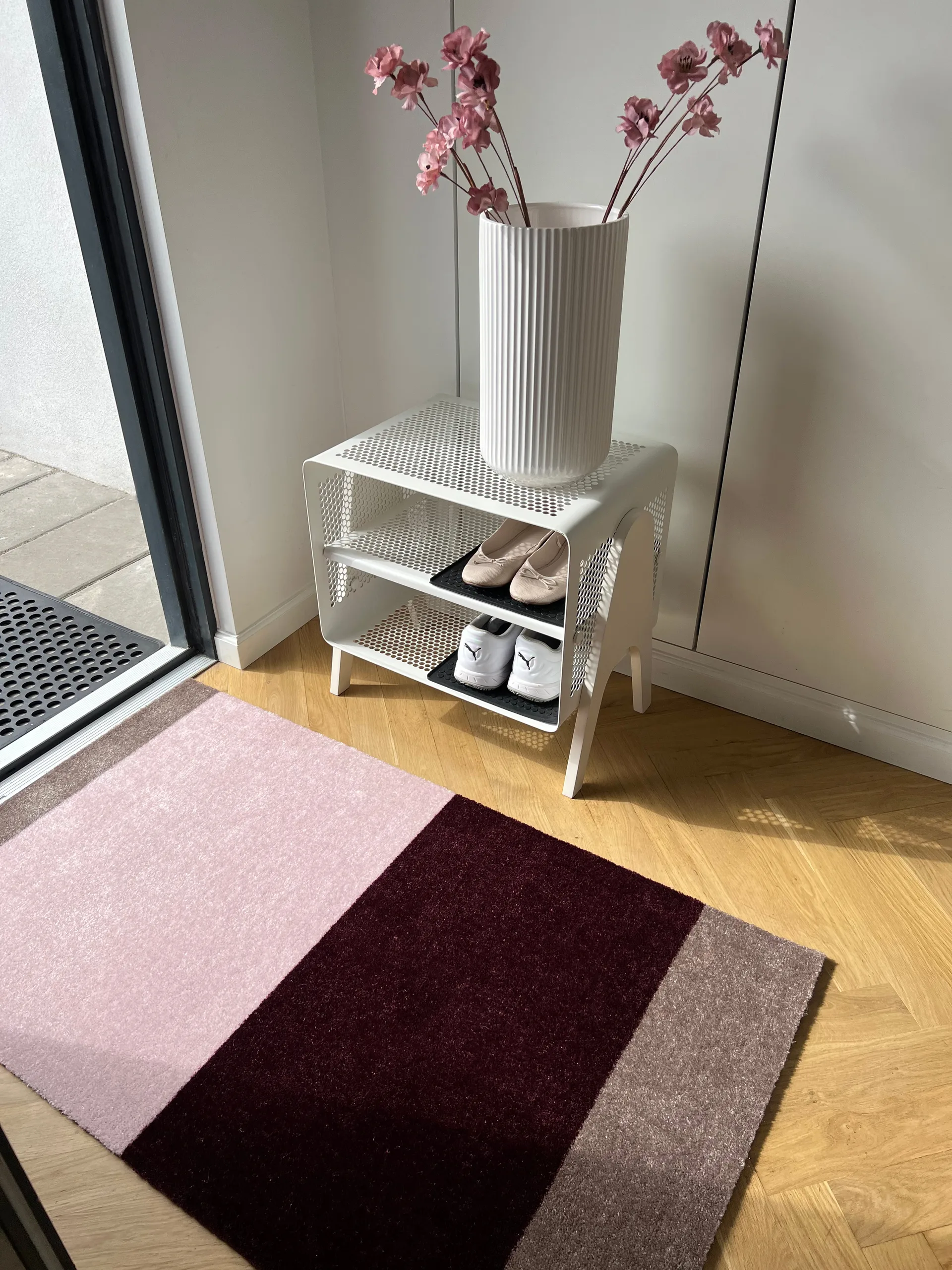 Stripes Flurteppich horizontal, Bordeaux-rose-sand, 67x120 cm tica copenhagen