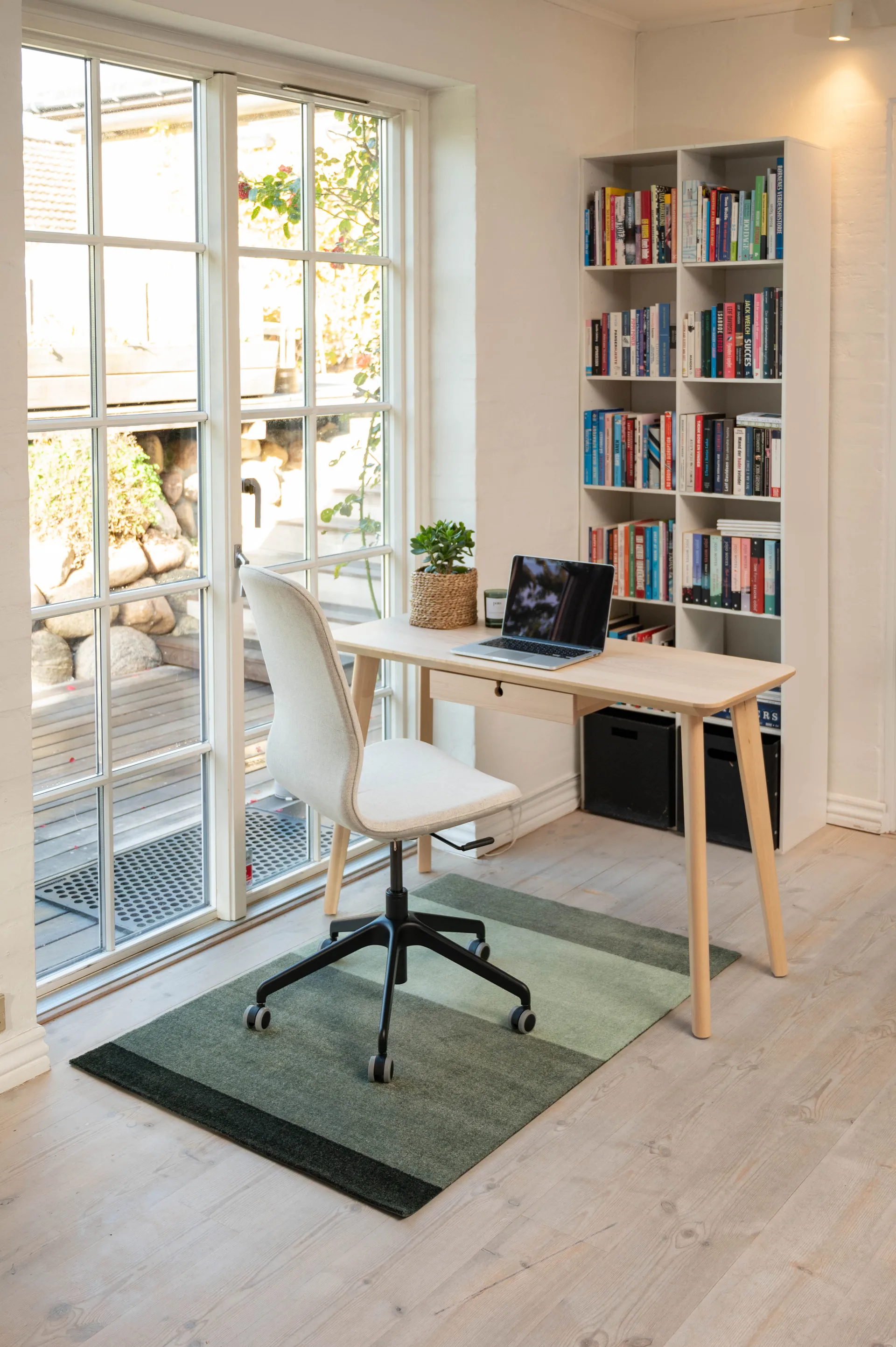 Stripes Flurteppich horizontal, Green, 90 x 130cm tica copenhagen