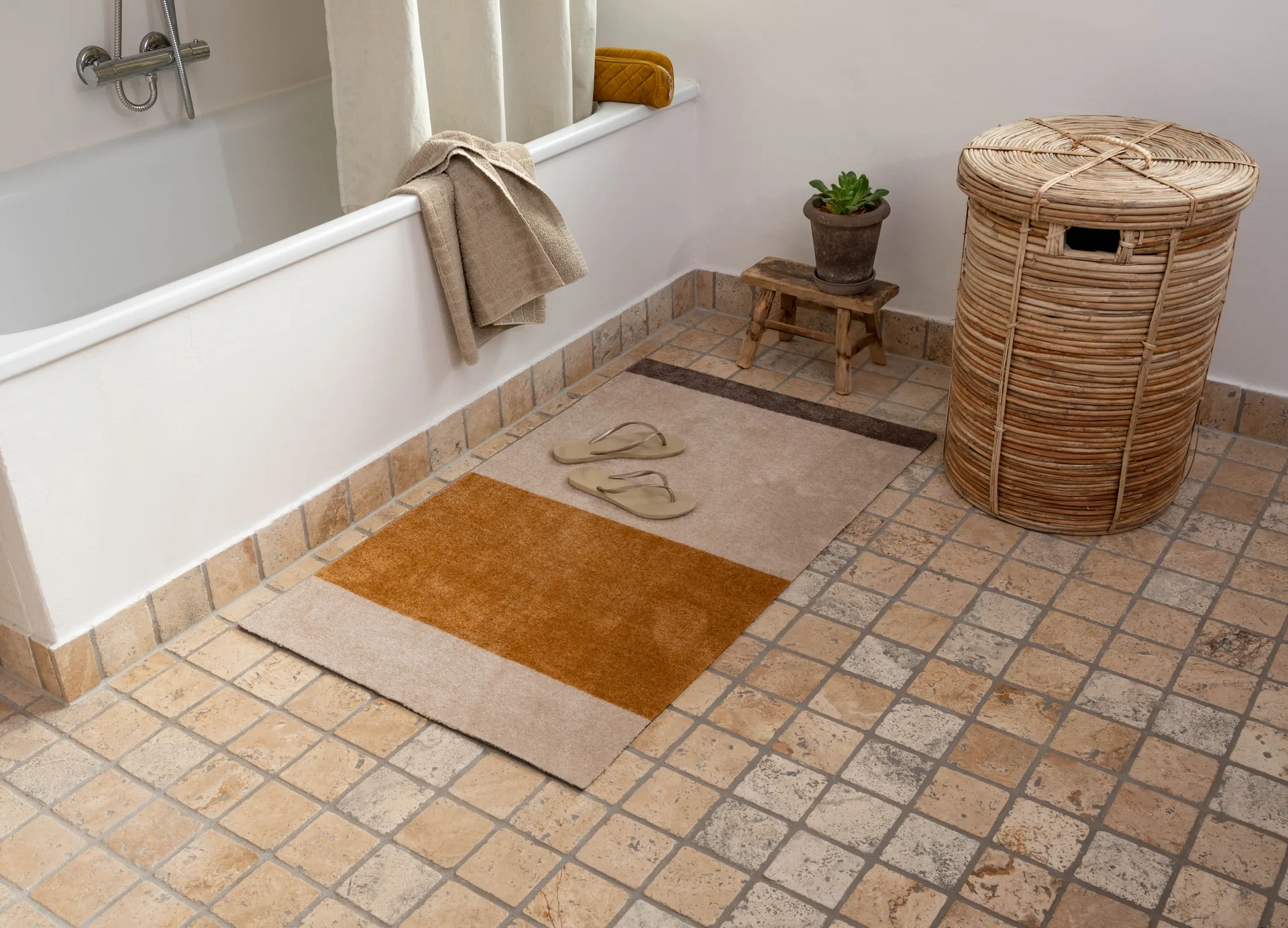 Stripes Flurteppich horizontal, Ivory-dijon-brown, 67 x 120cm tica copenhagen