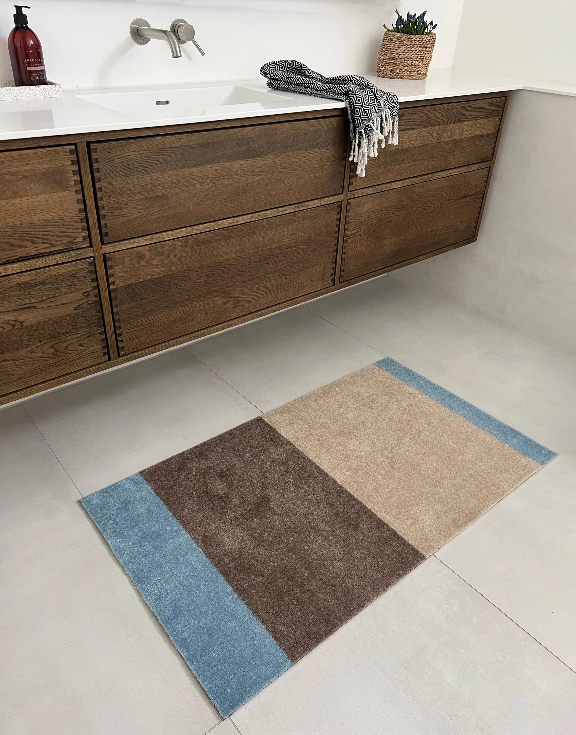 Stripes Flurteppich horizontal, Ivory-sand-blue, 67x120 cm tica copenhagen