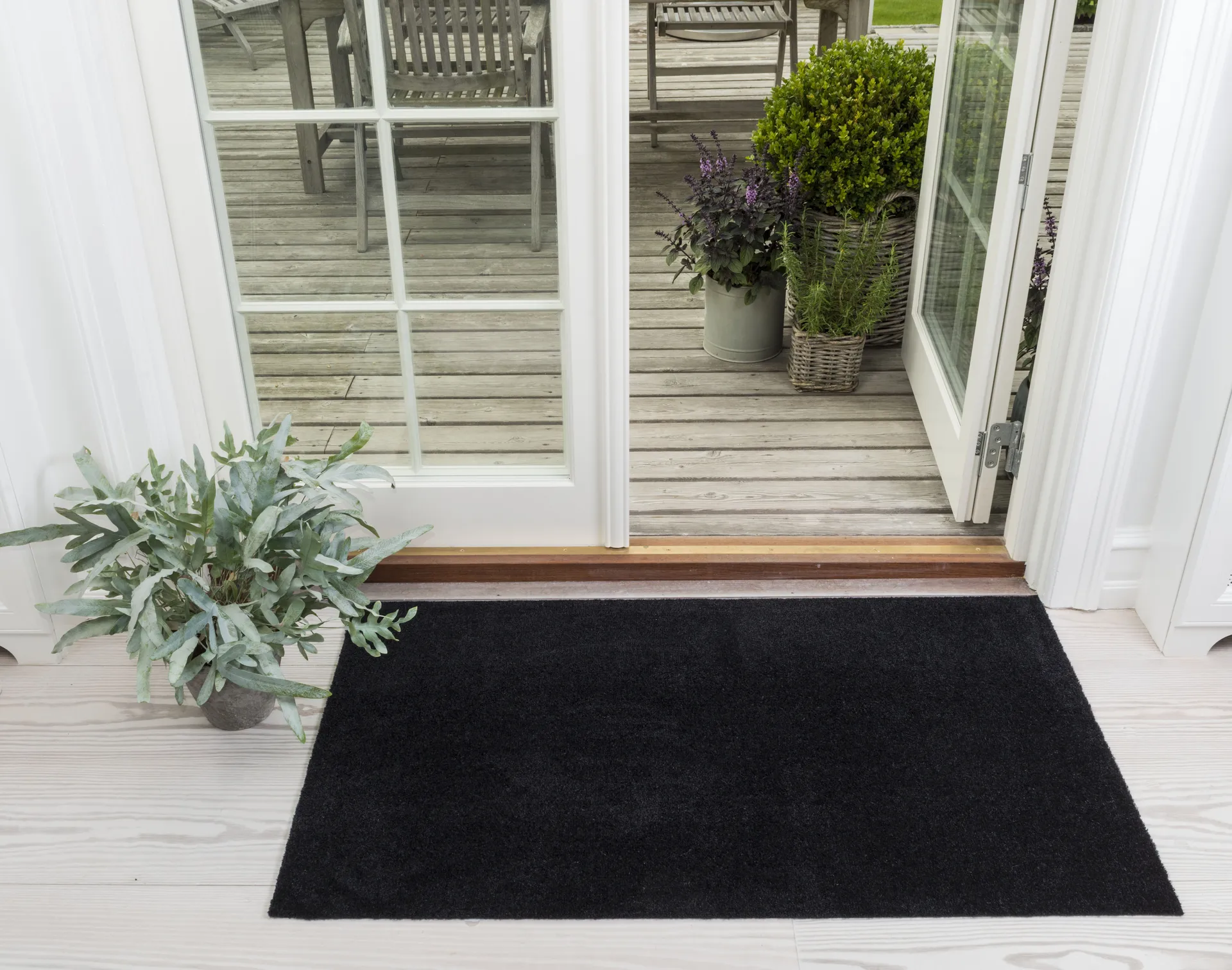 Unicolor Flurteppich, Black, 67 x 120cm tica copenhagen