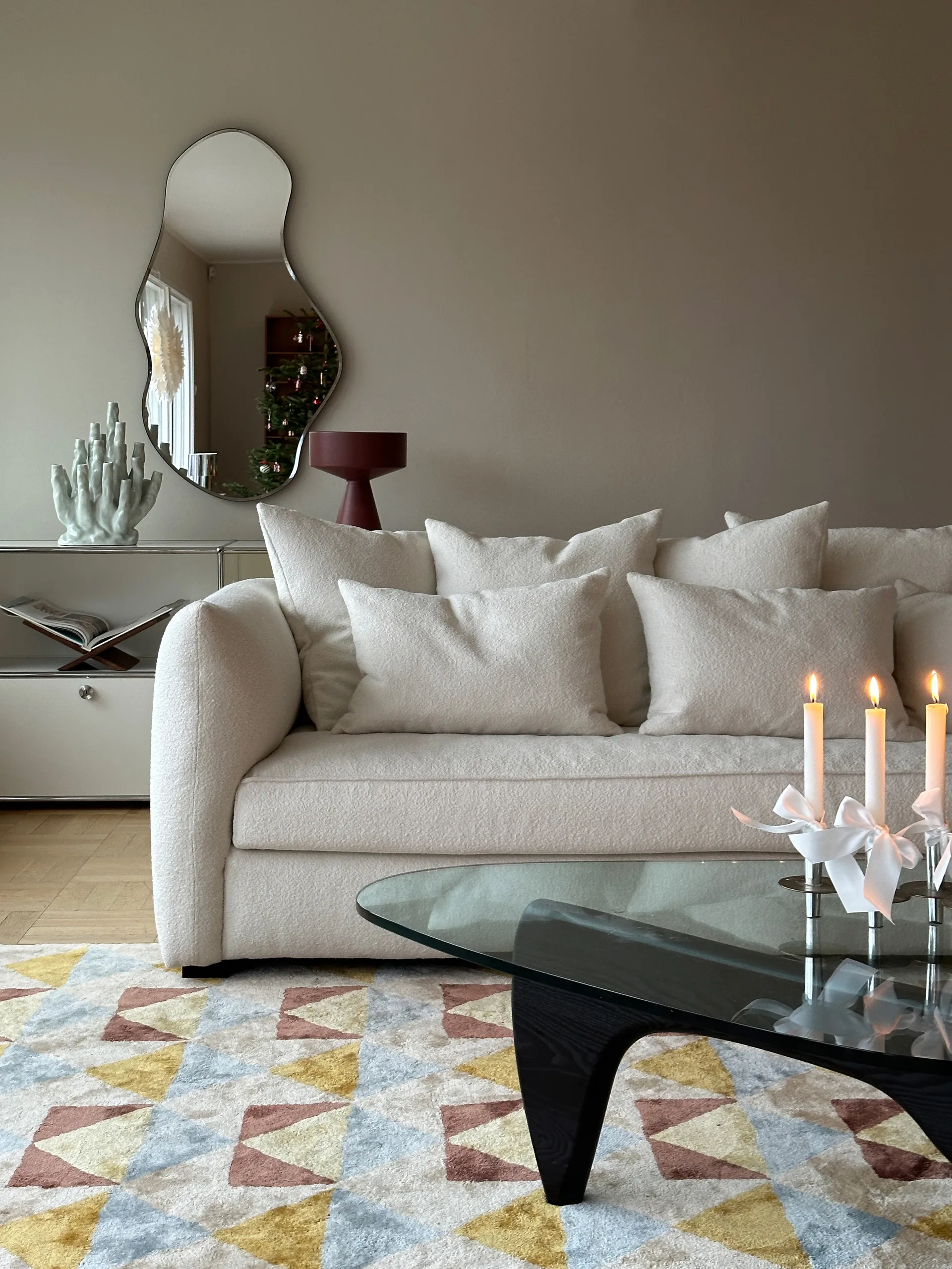 Cornell Sofa, Bouclé off white Tinted