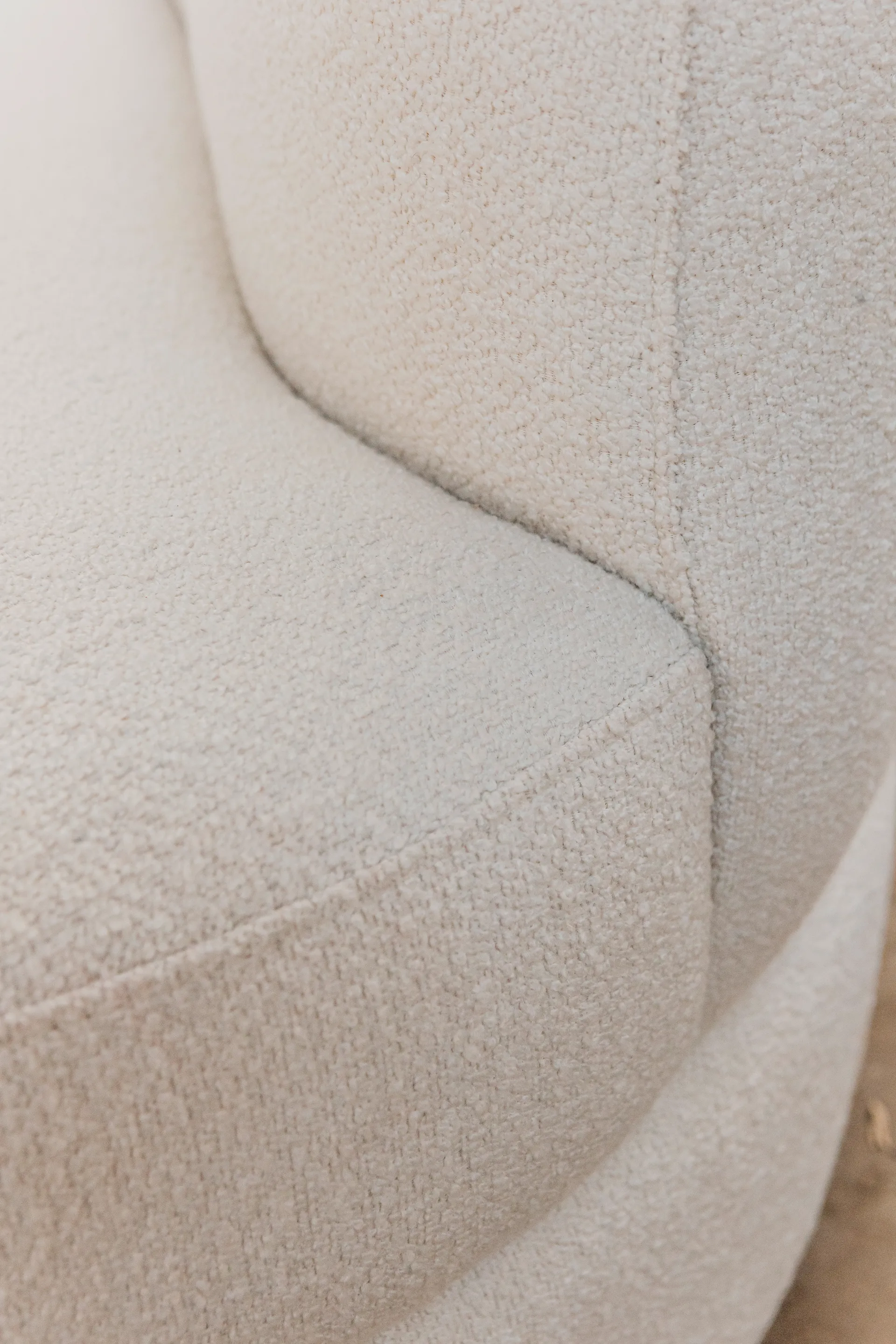 Delon Sofa, Bouclé off-white Tinted