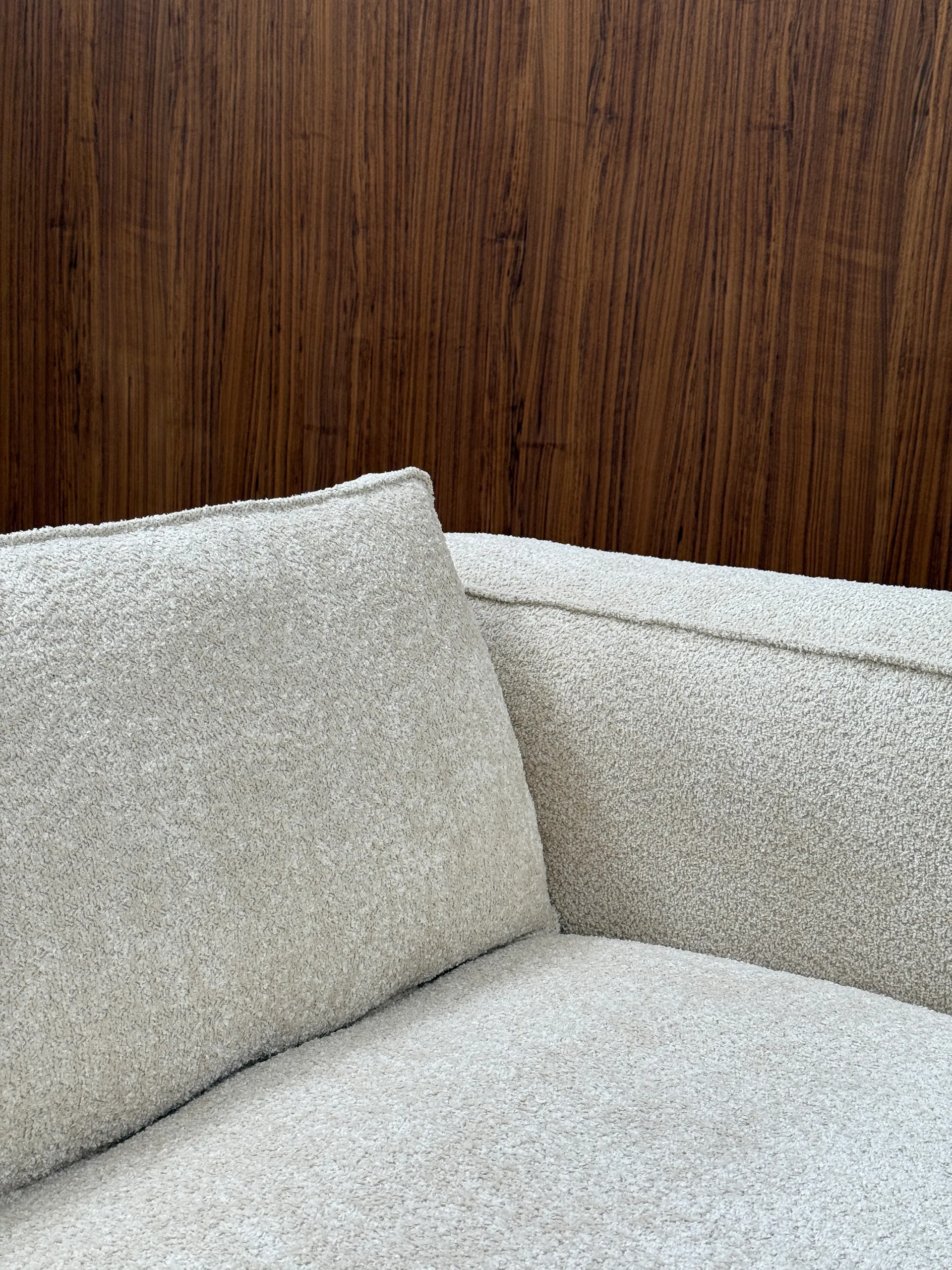 Klinge Sofa, Bouclé soft sand Tinted