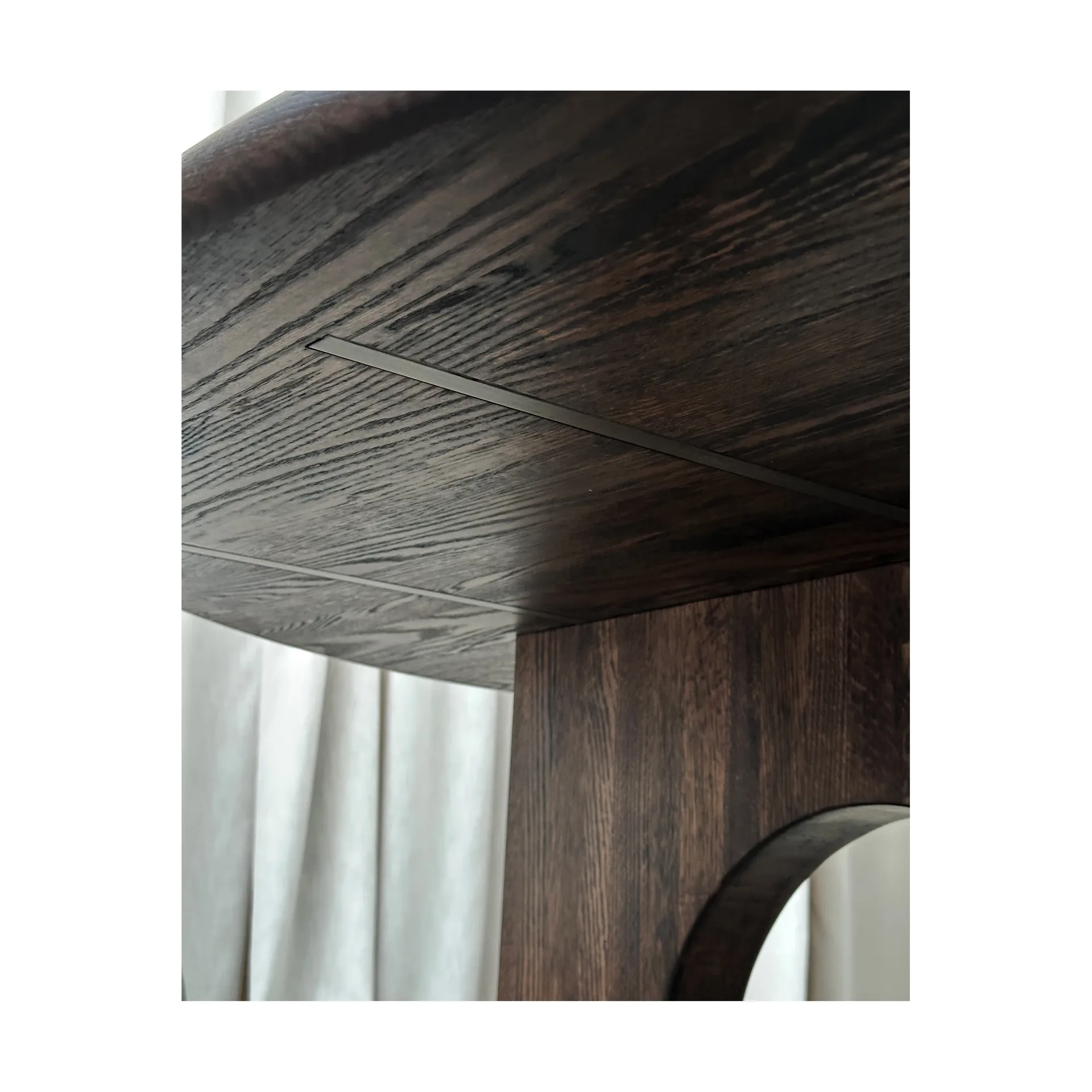 Sanders Esstisch Ø160 cm, Dunkel gebeizte Eiche Tinted