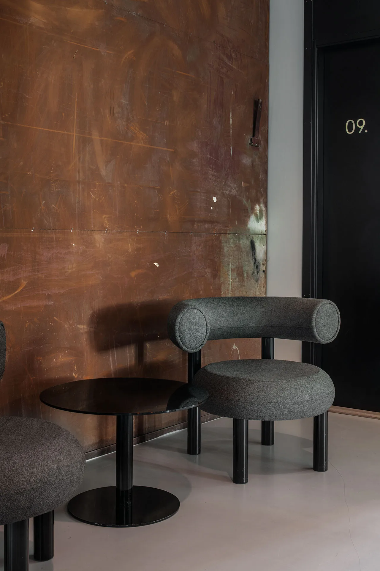 Flash Couchtisch Ø60 cm, Schwarz-schwarzer Ständer Tom Dixon