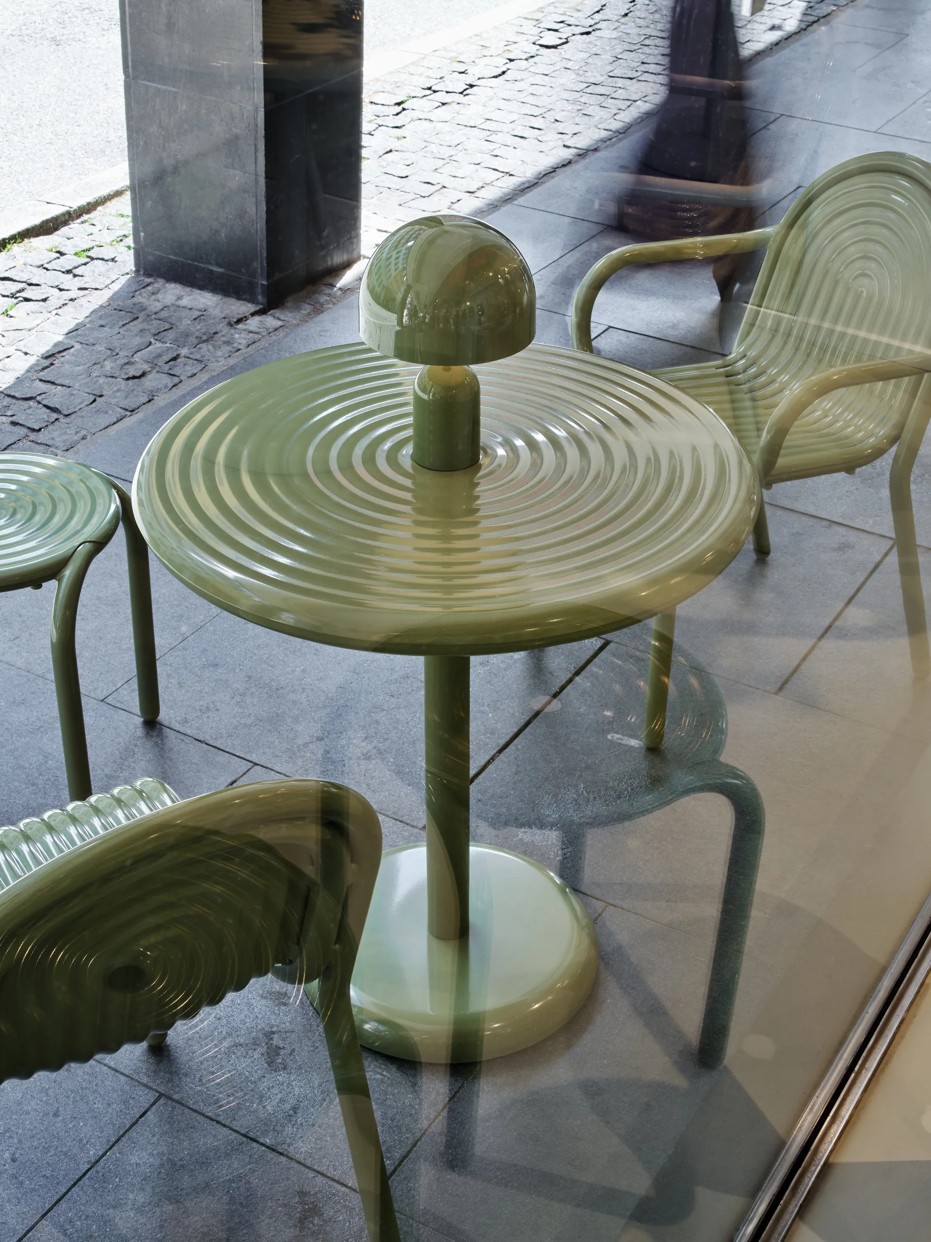 Groove Café-Tisch rund - Moss, Ø70 cm Tom Dixon