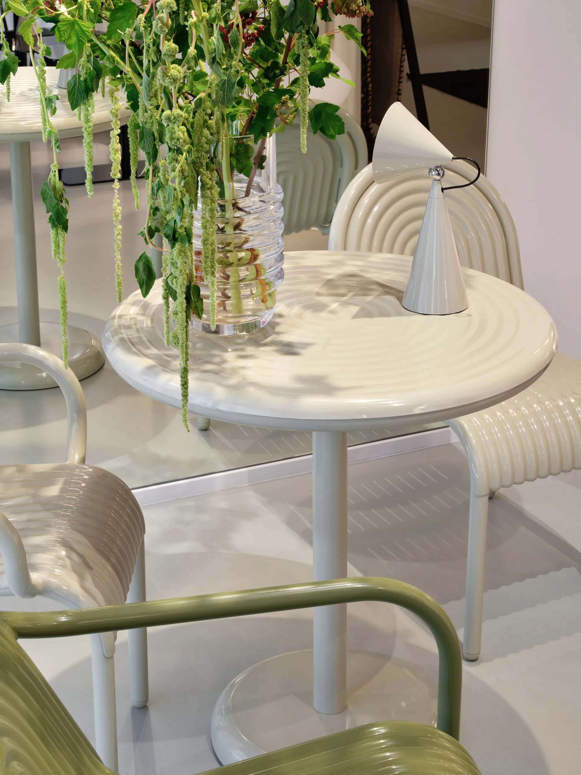 Groove Café-Tisch rund - Putty, Ø70 cm Tom Dixon