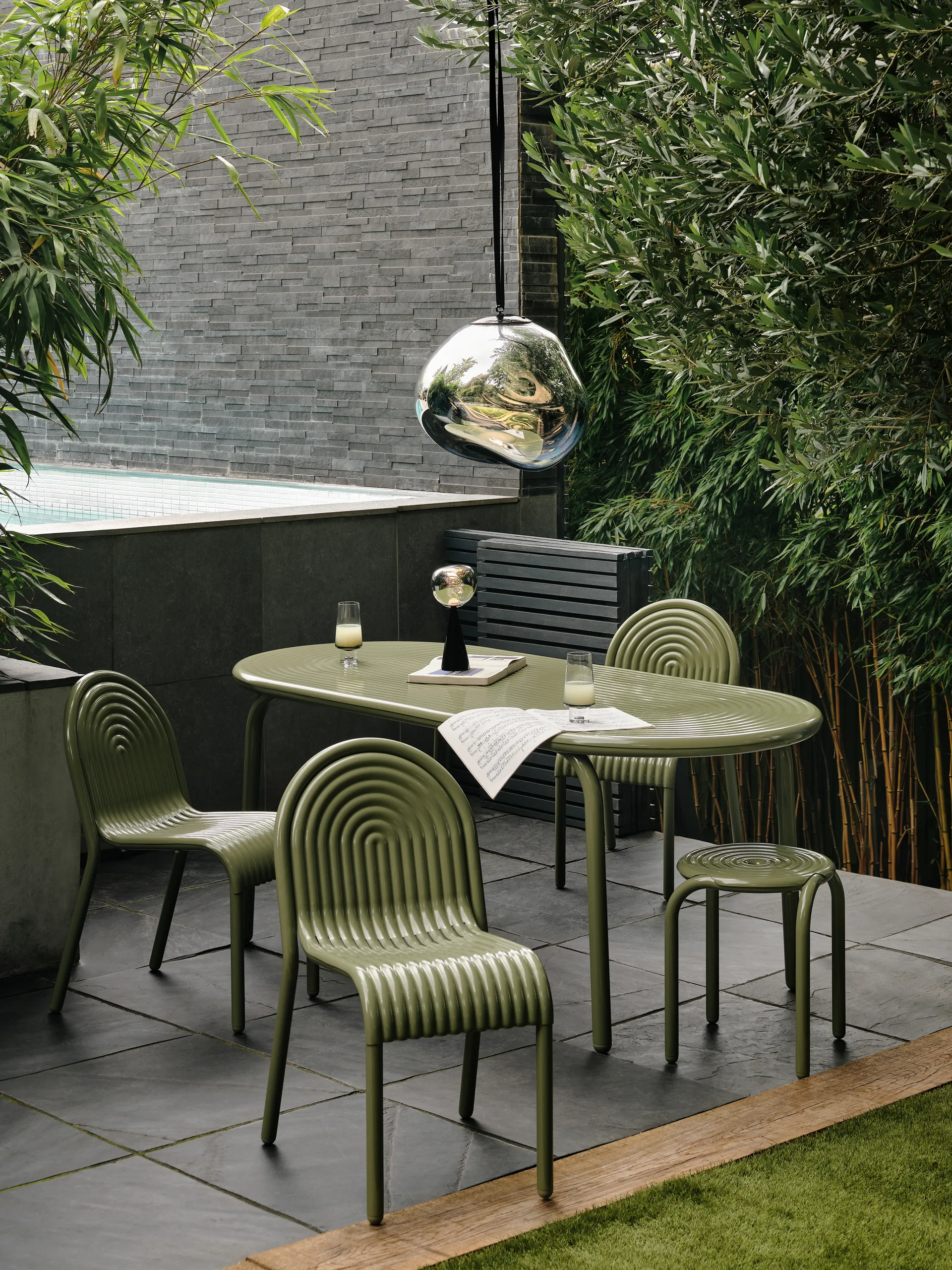 Groove Stuhl, Moss Tom Dixon