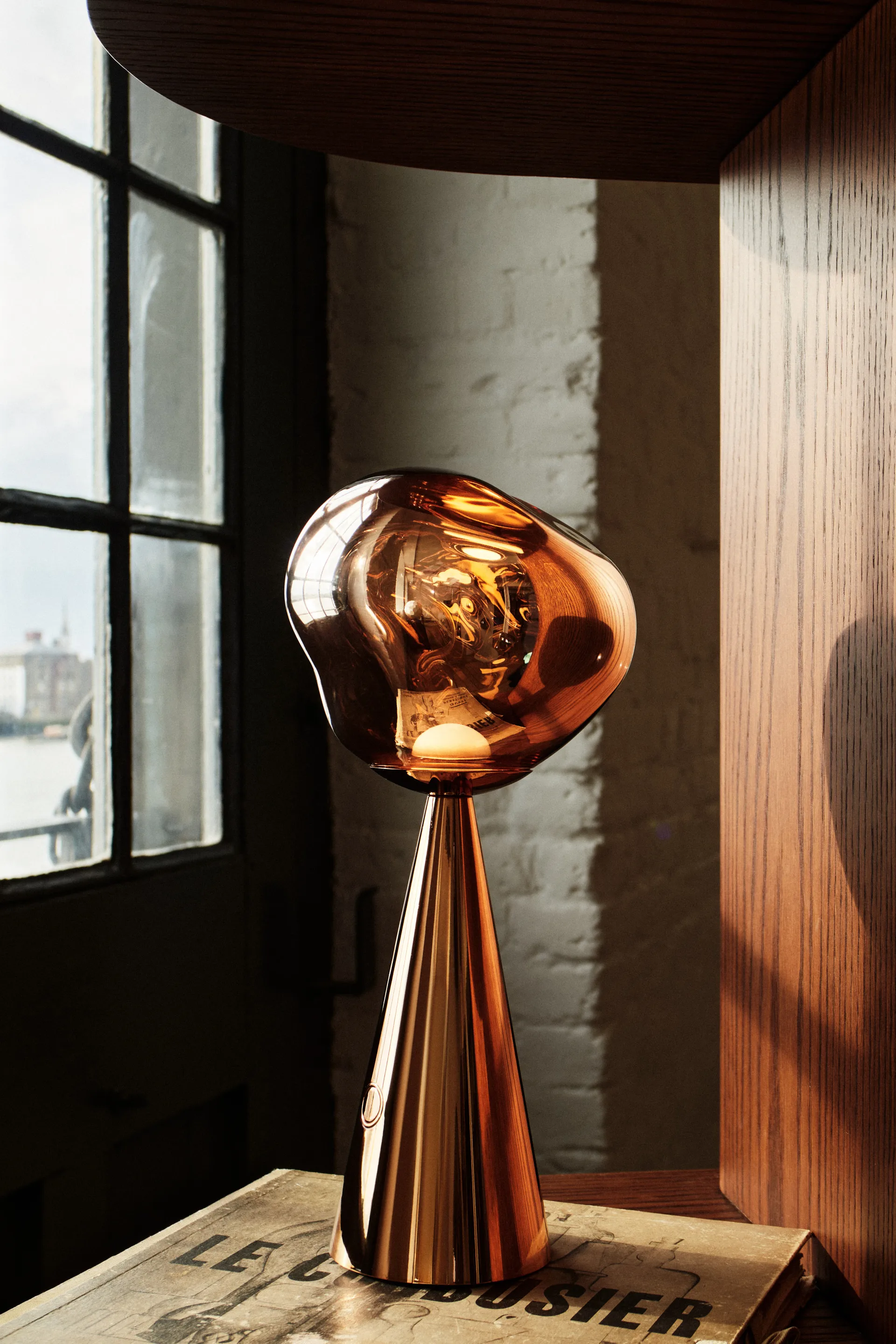Melt Portable LED Tischleuchte 28,5cm, Bronze Tom Dixon