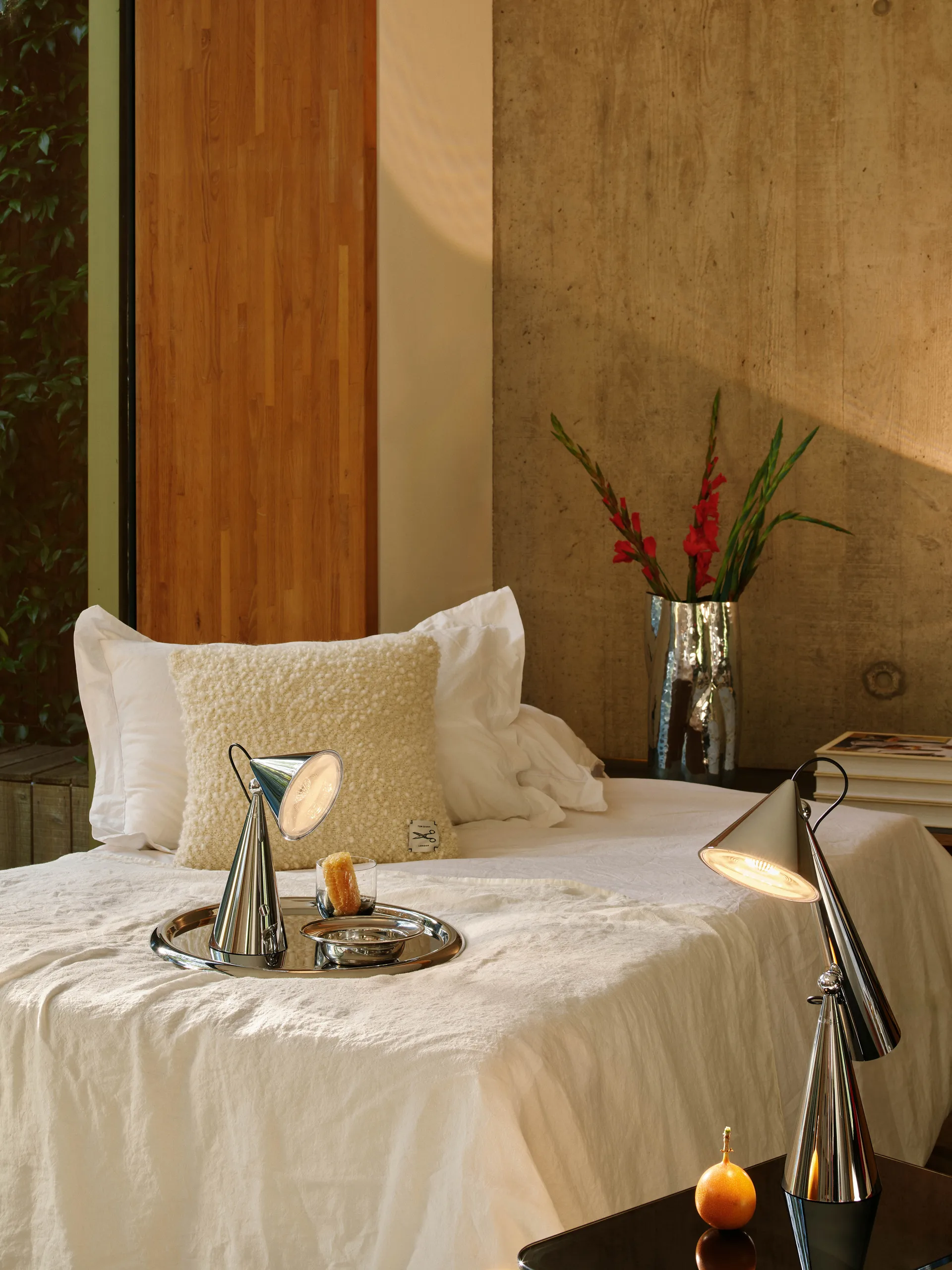 Pose Portable LED Tischlampe, Silver Tom Dixon