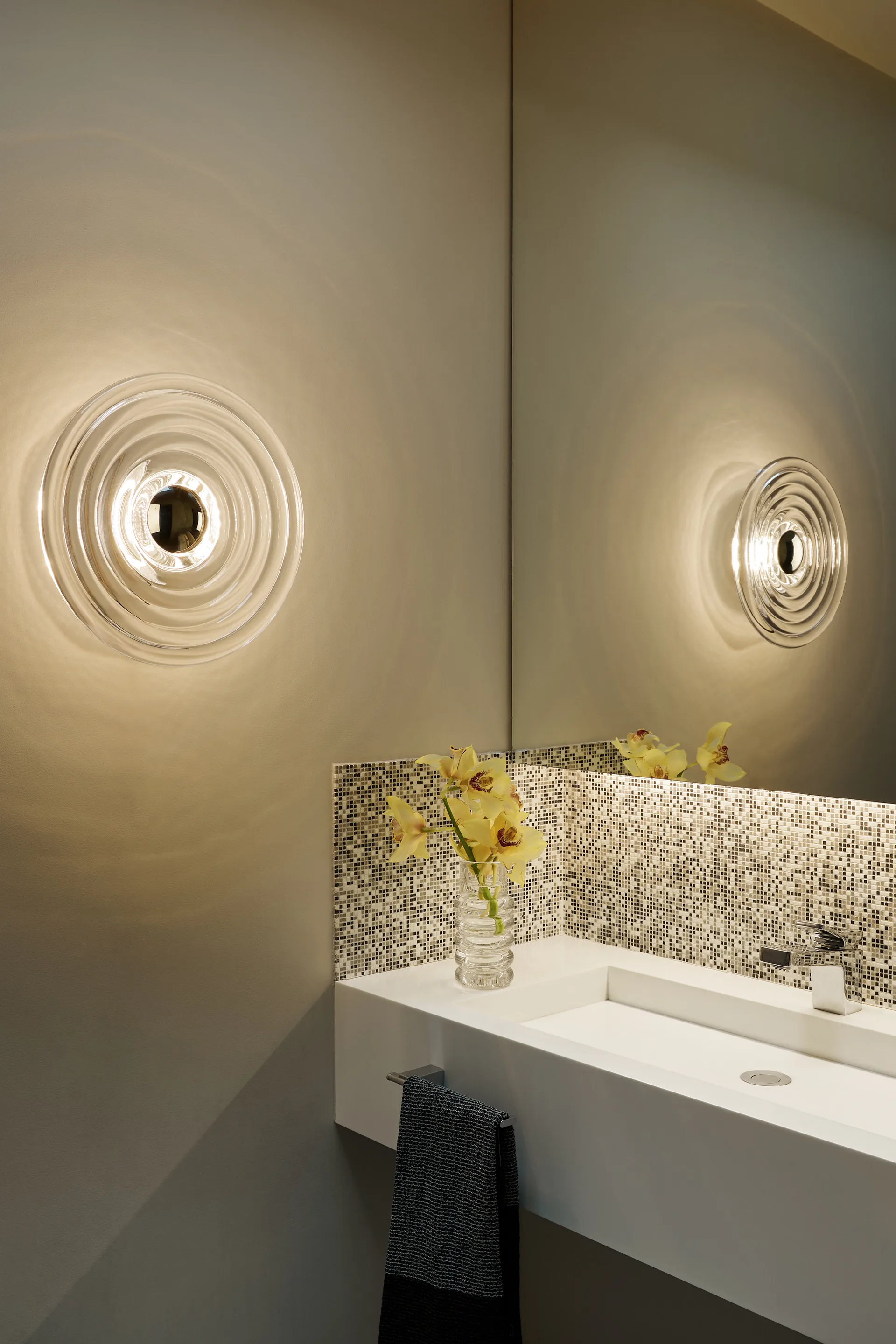 Press Surface Wandleuchte large LED 35 cm, Clear Tom Dixon